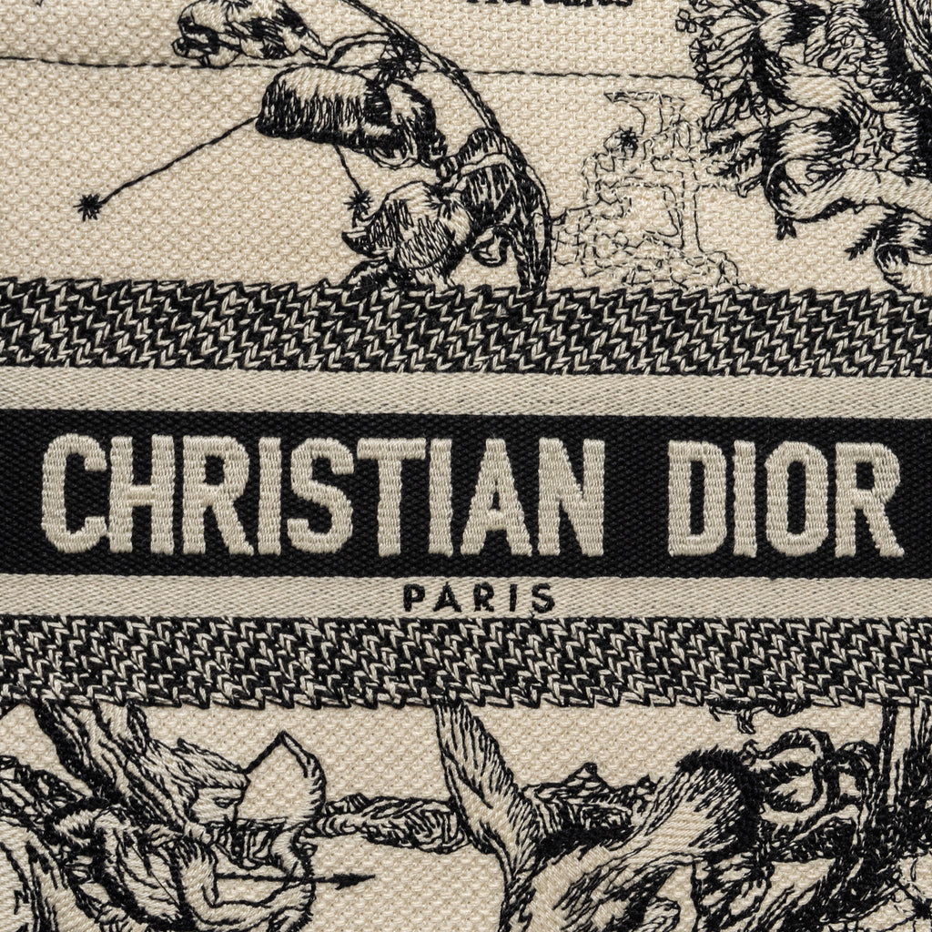 dior-small-book-tote-latte-black-toile-de-jouy-zodiac-embroidery