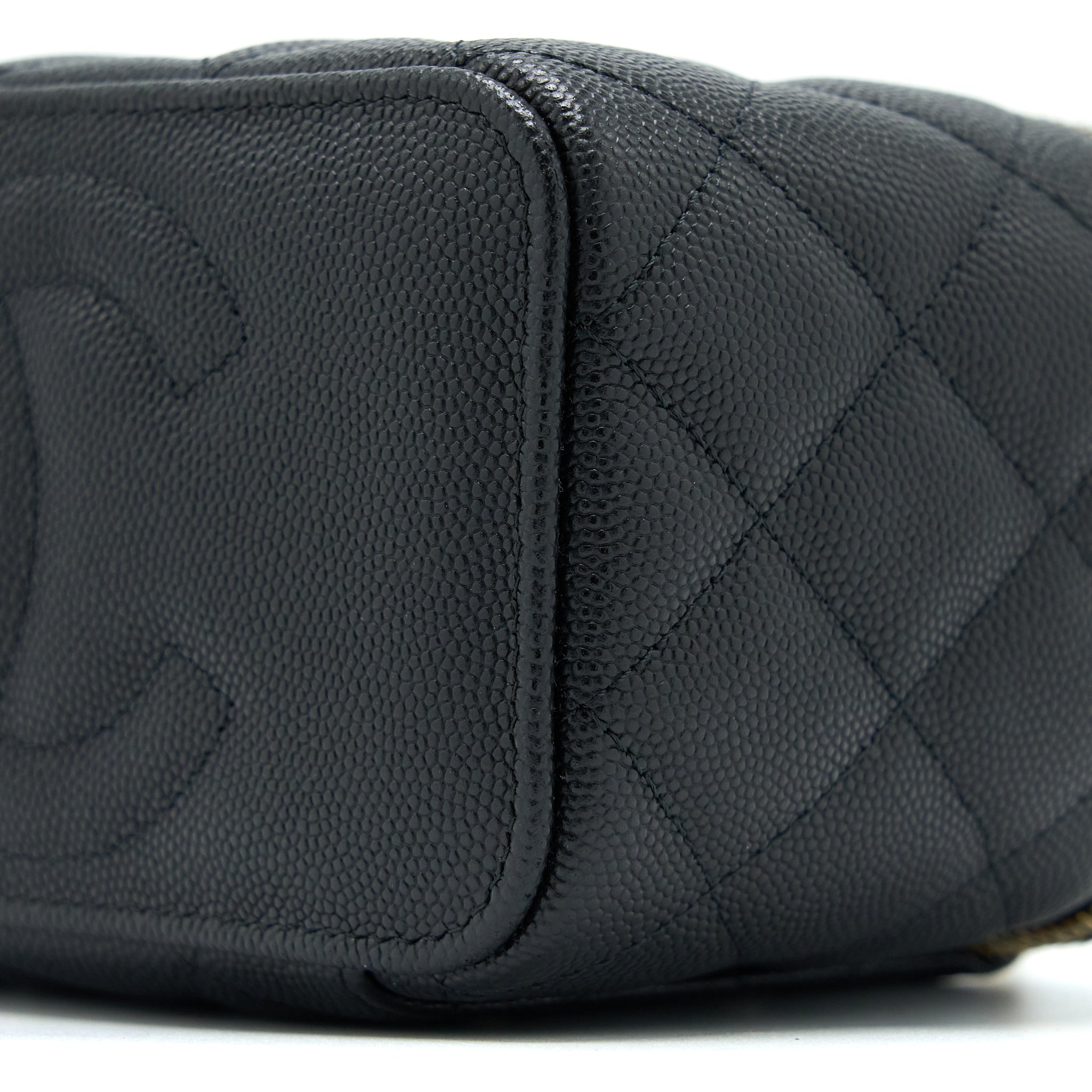 chanel-long-vanity-case-caviar-black-lghw