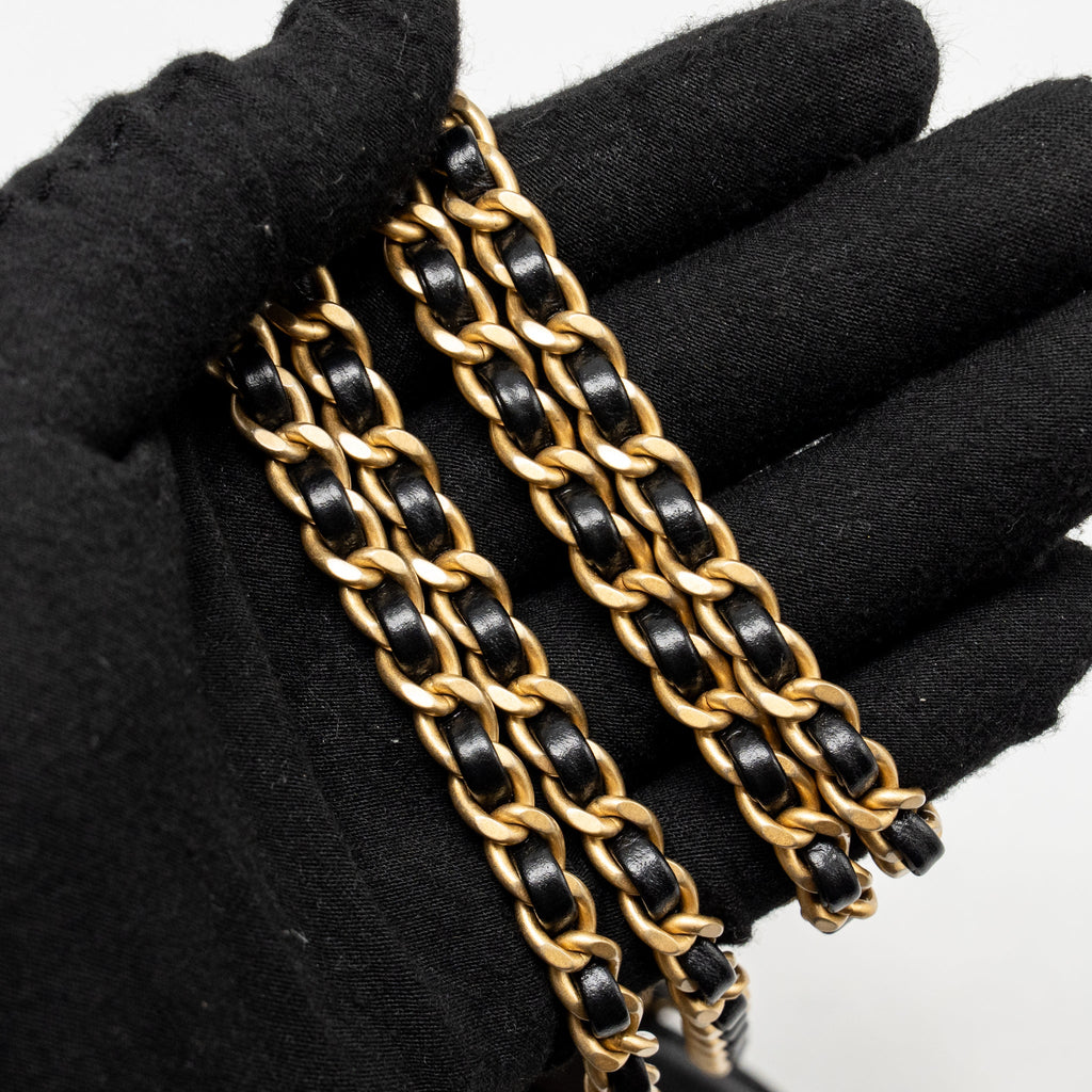 chanel-mini-kelly-black