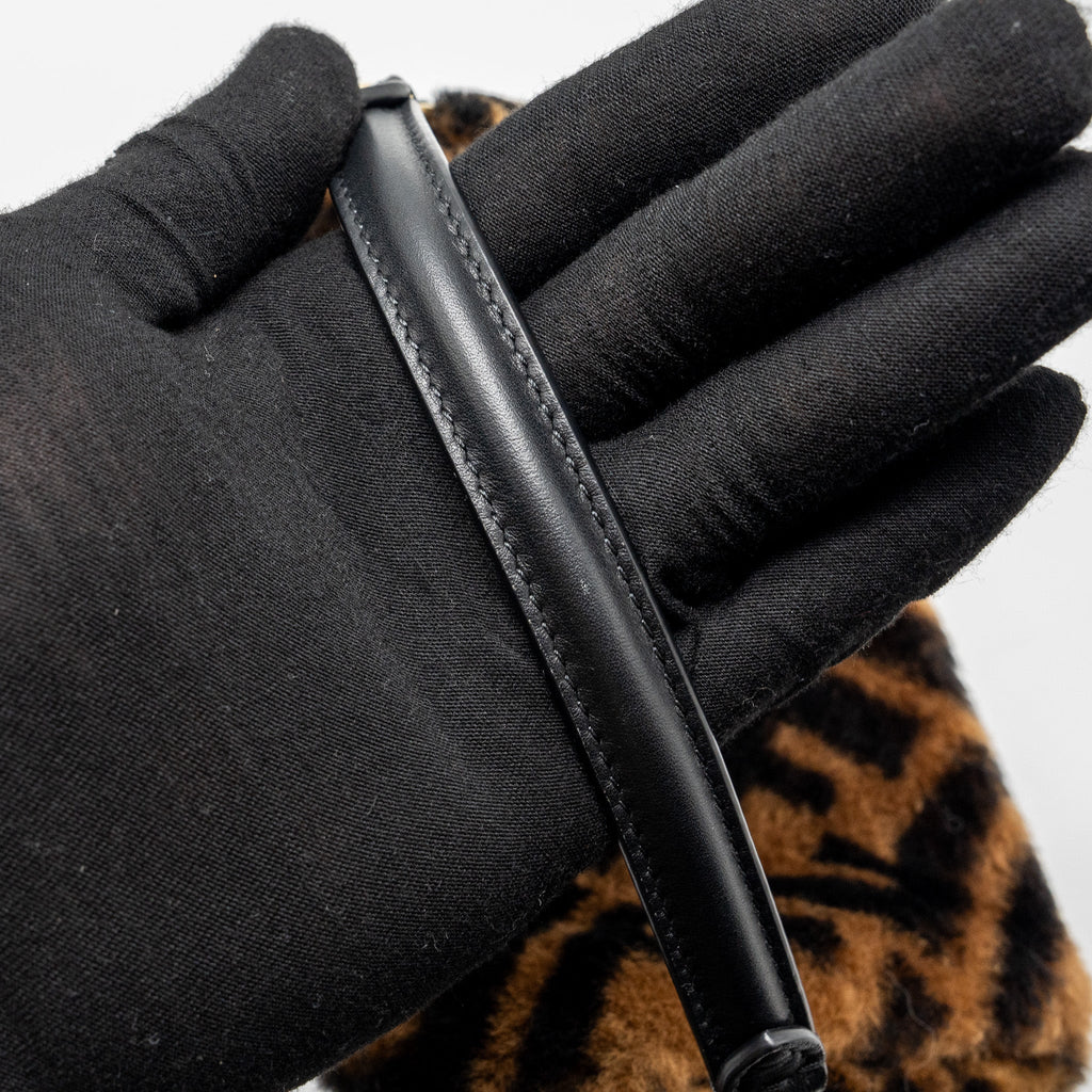 fendi-mini-baguette-bag-lamb-fur-black-brown-ghw