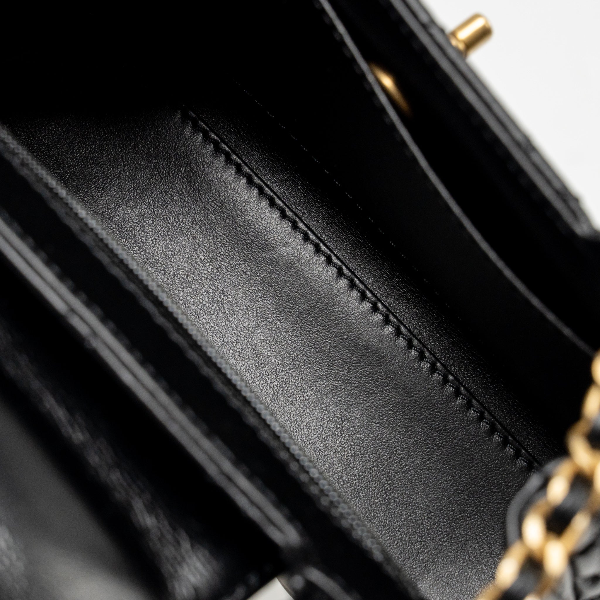chanel-mini-kelly-black