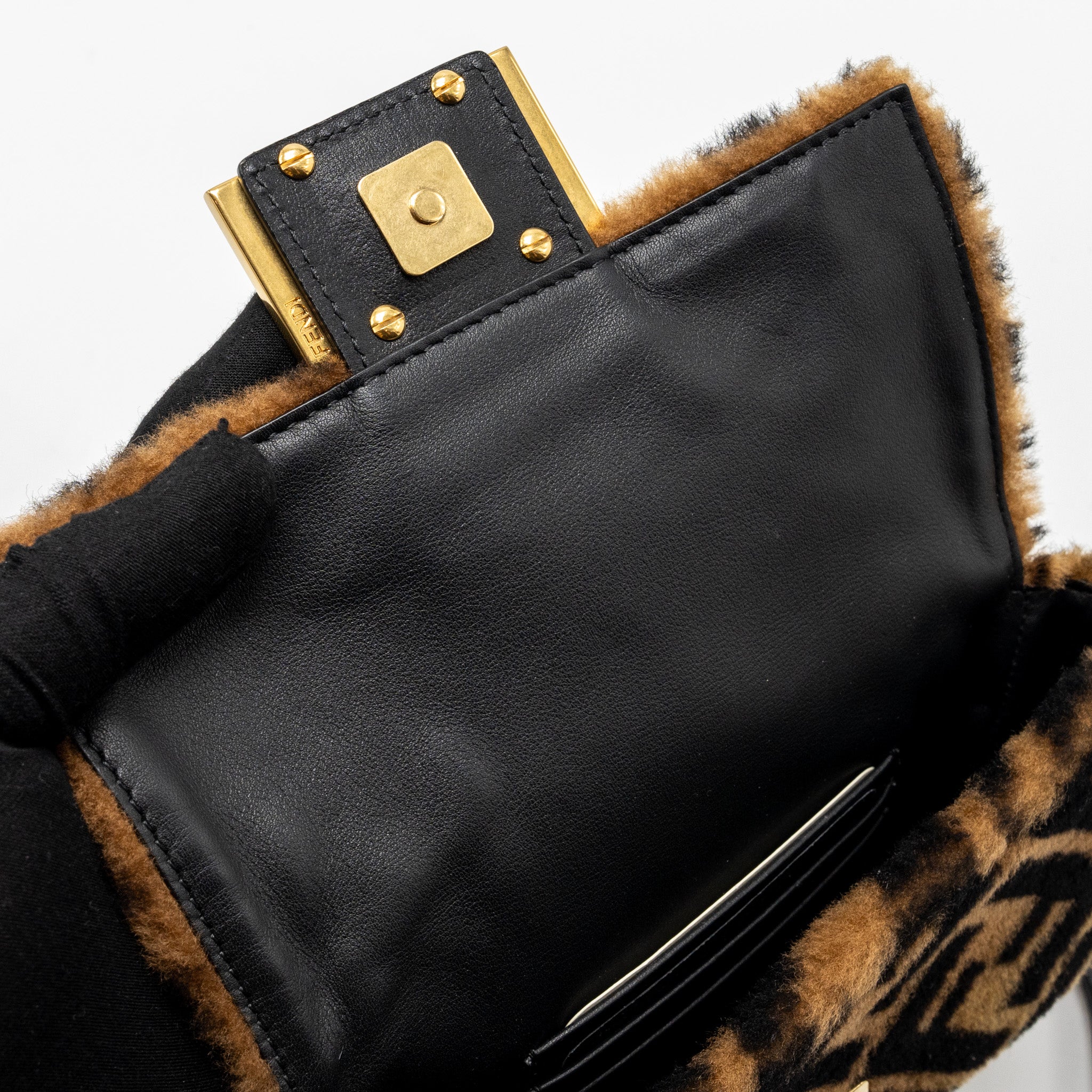 fendi-mini-baguette-bag-lamb-fur-black-brown-ghw