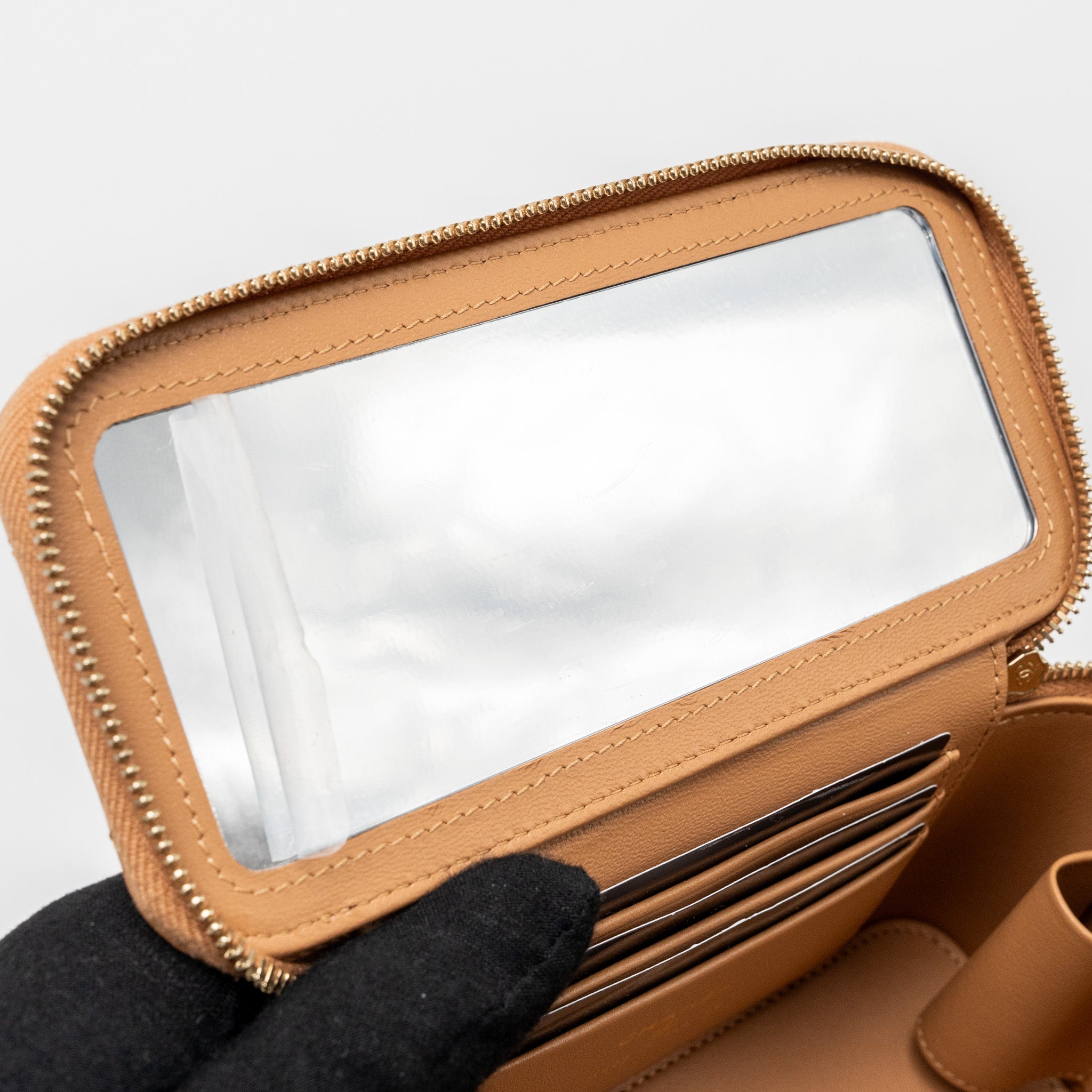 chanel-top-handle-long-vanity-case-with-chain-lambskin-caramel-lghwmicrochip