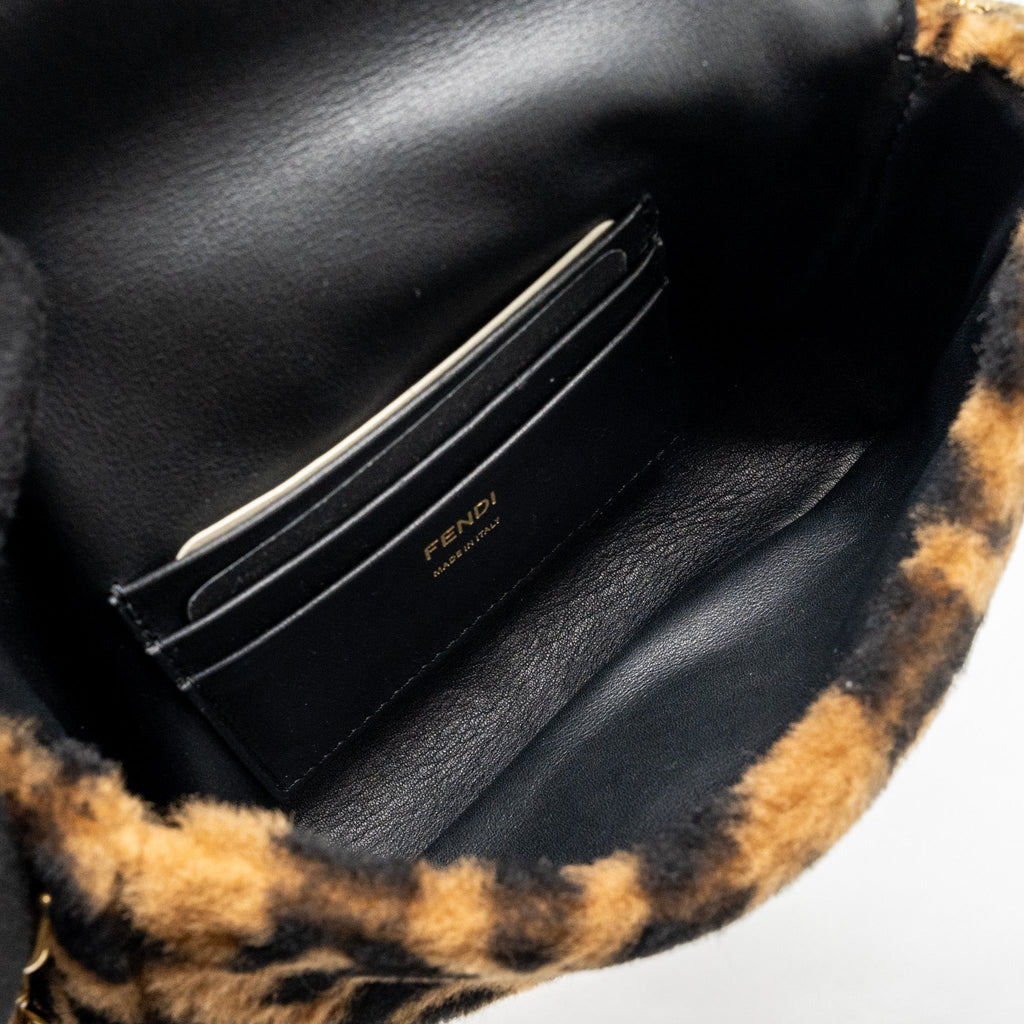 fendi-mini-baguette-bag-lamb-fur-black-brown-ghw