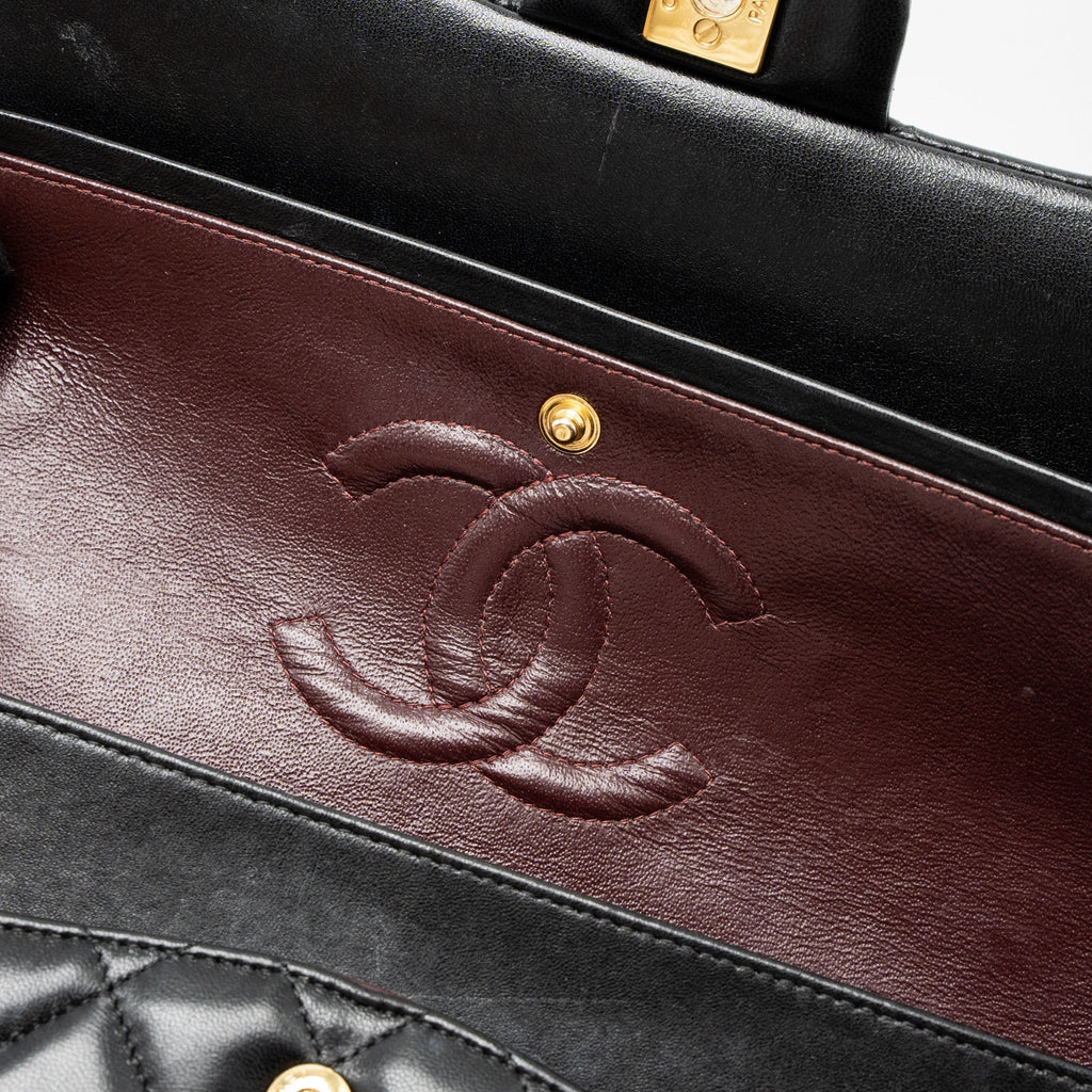 chanel-medium-classic-flap-bag-lambskin-black-ghw