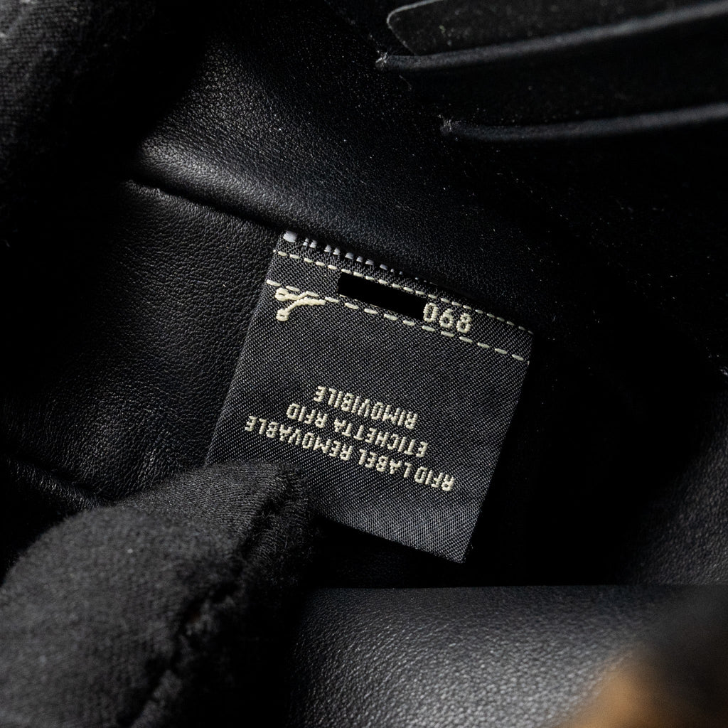 fendi-mini-baguette-bag-lamb-fur-black-brown-ghw