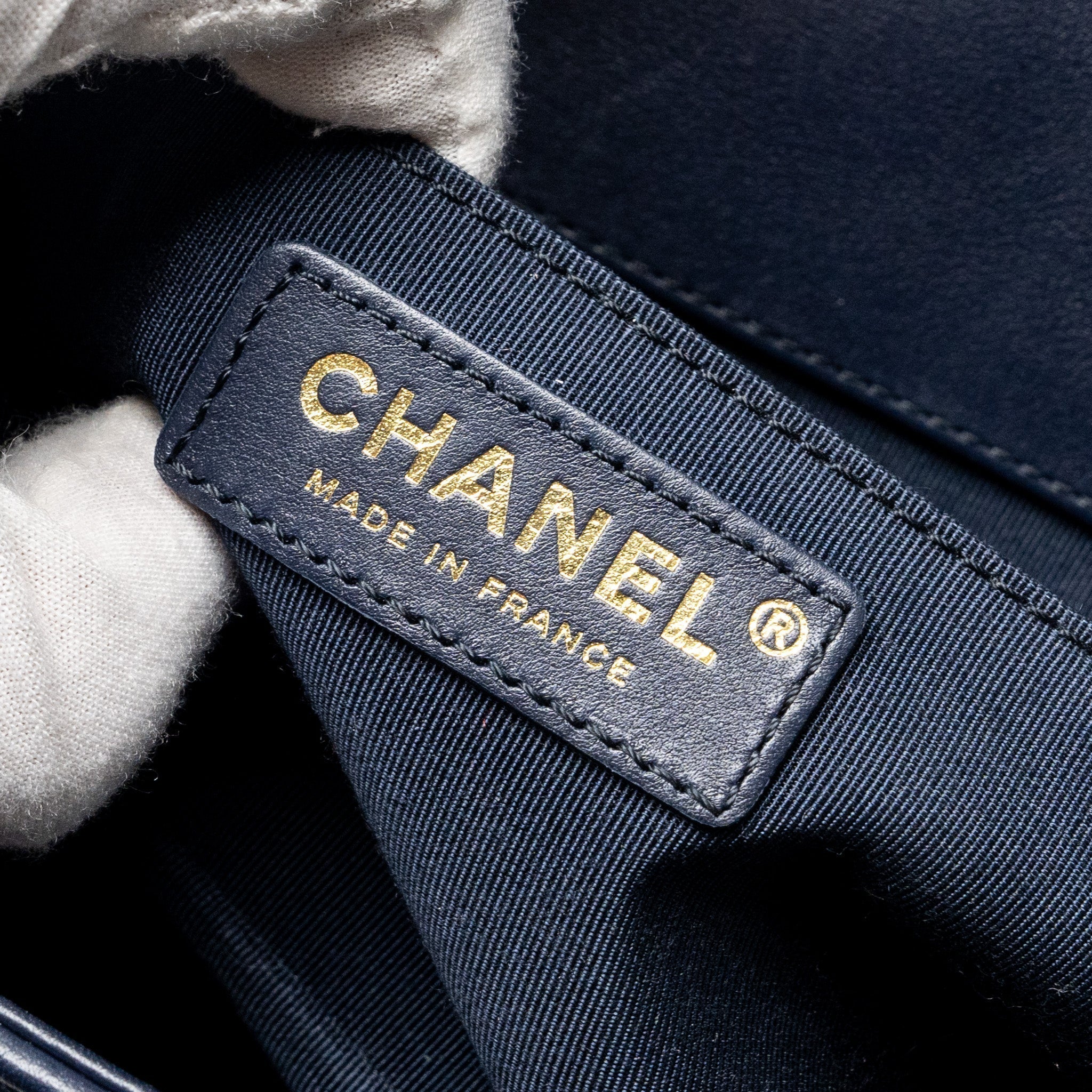 chanel-20b-medium-boy-bag-with-top-handle-calfskin-navy-ghw