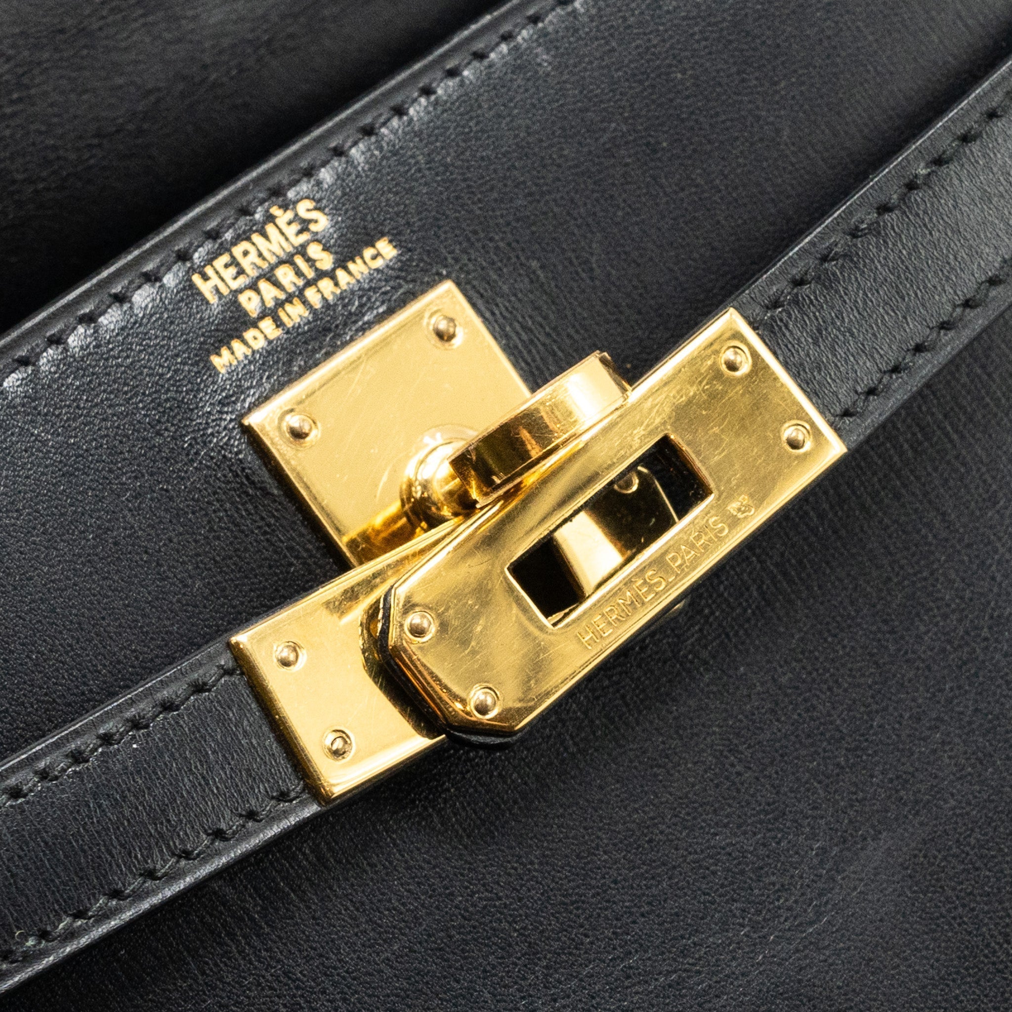 hermes-vintage-kelly-20-box-calfskin-black-ghw-stamp-circle-v