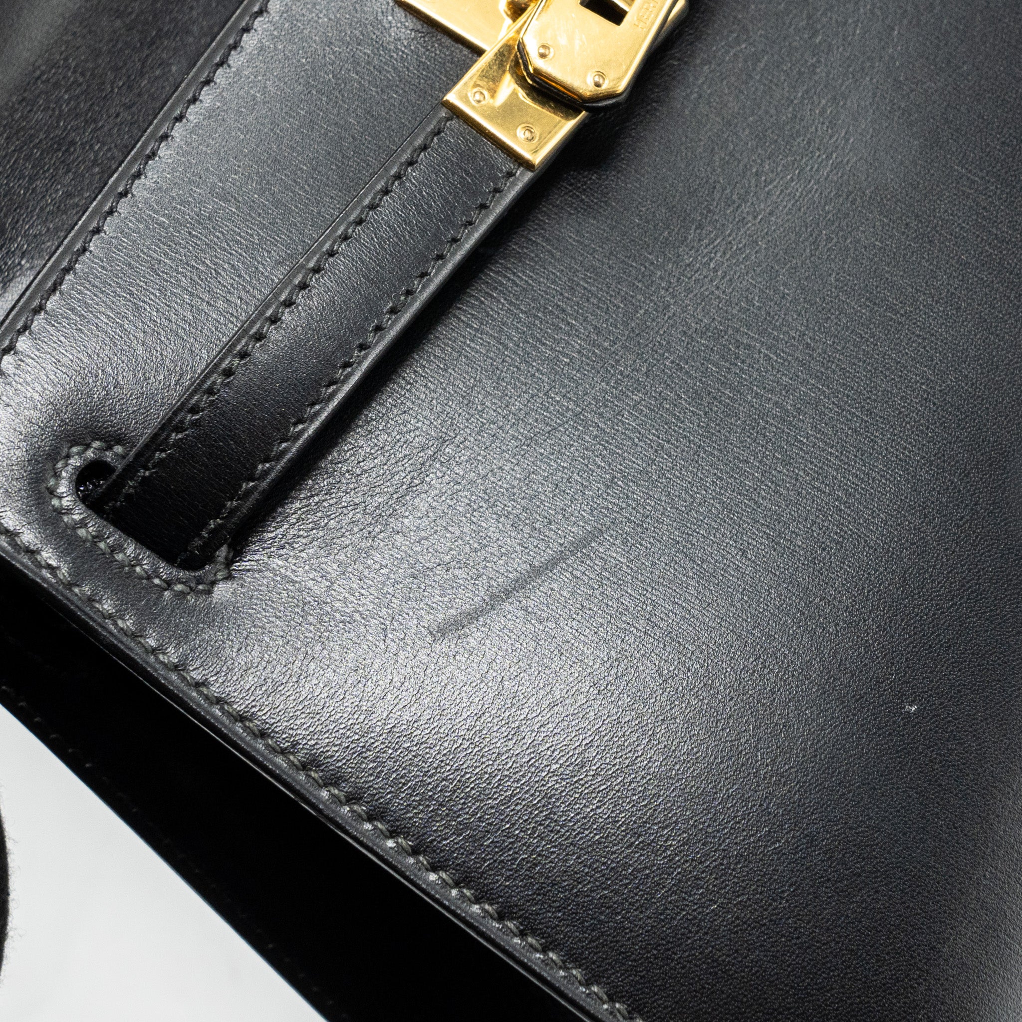 hermes-vintage-kelly-20-box-calfskin-black-ghw-stamp-circle-v