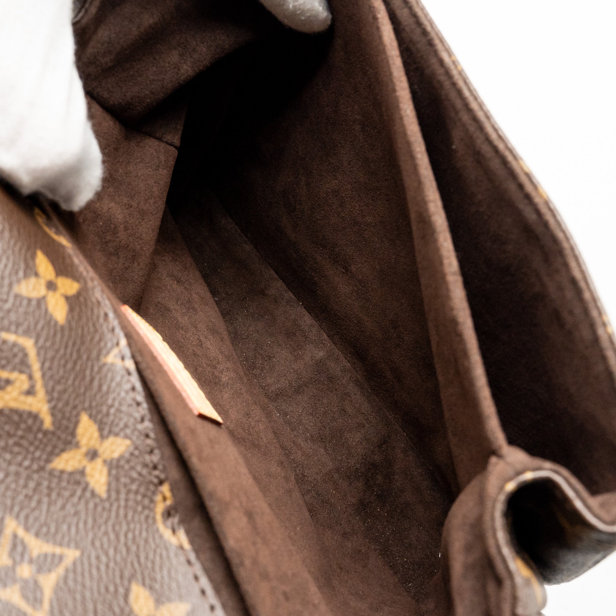 louis-vuitton-pochette-metis-monogram-canvas-ghw-33