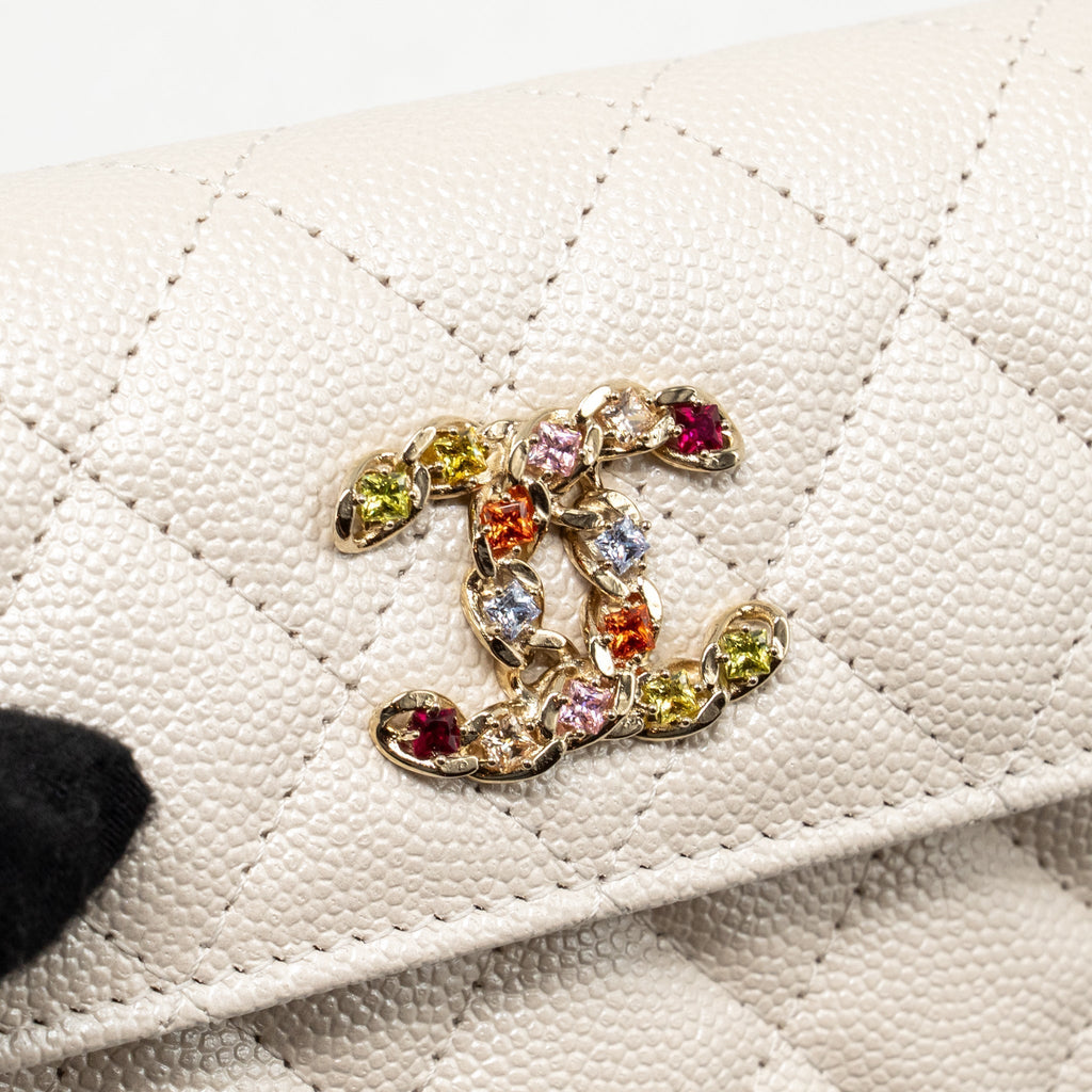 chanel-wallet-on-chain-white