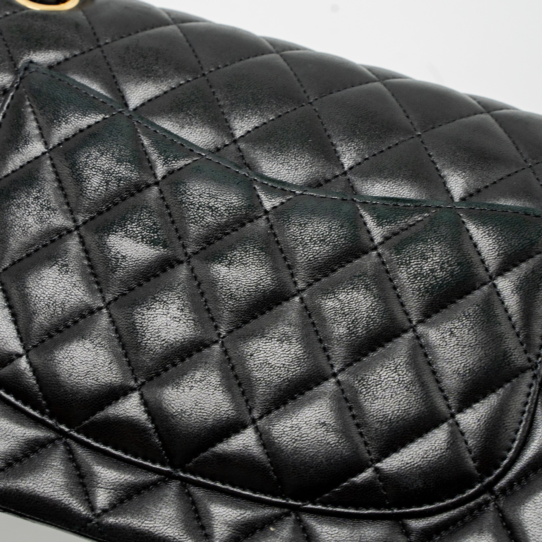 chanel-medium-classic-flap-bag-lambskin-black-ghw