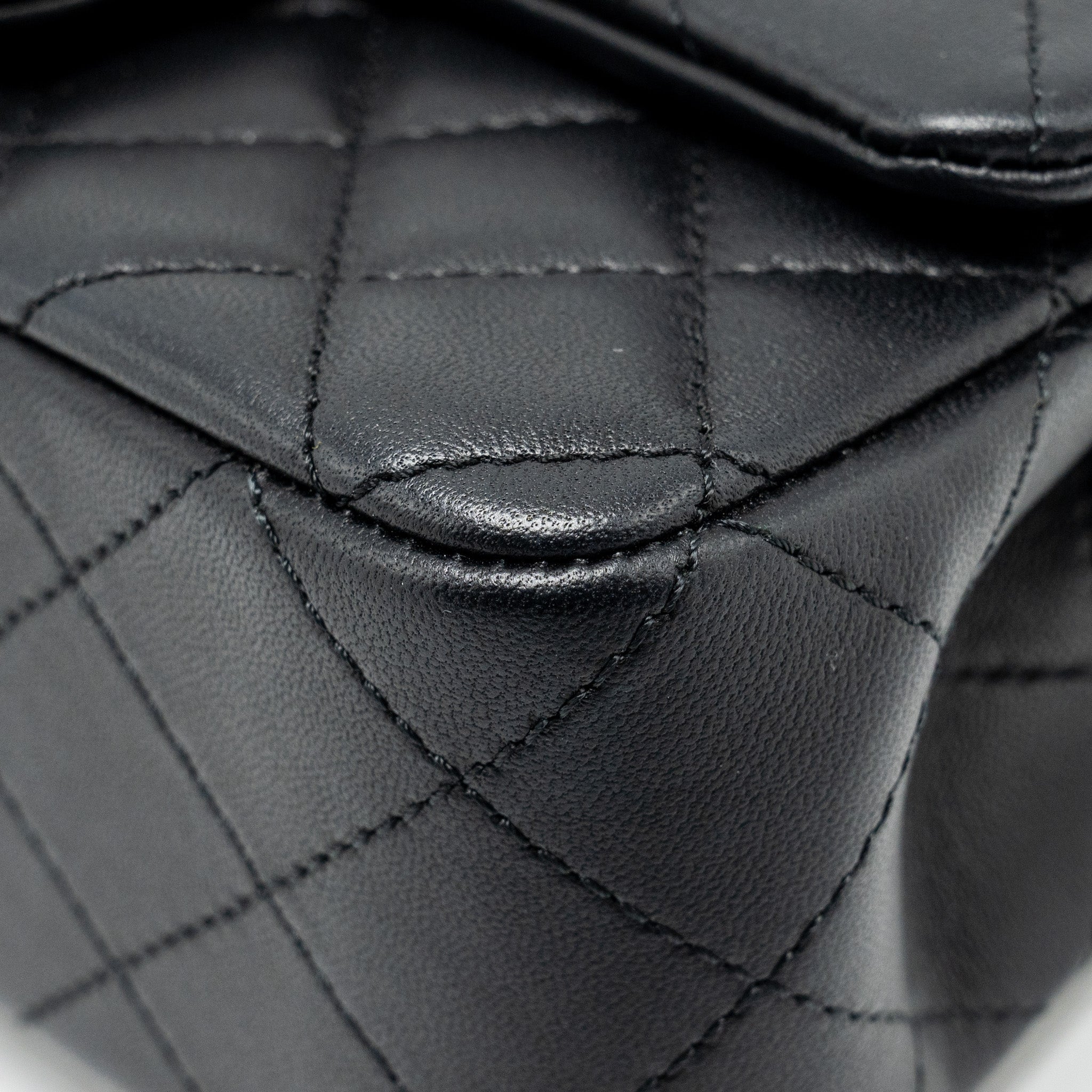 chanel-pearl-crush-mini-rectangular-flap-bag-lambskin-black-ghwmicrochip