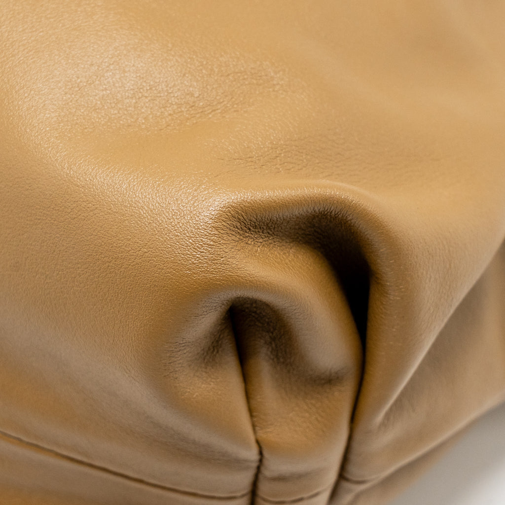 bottega-veneta-chain-pouch-549ou