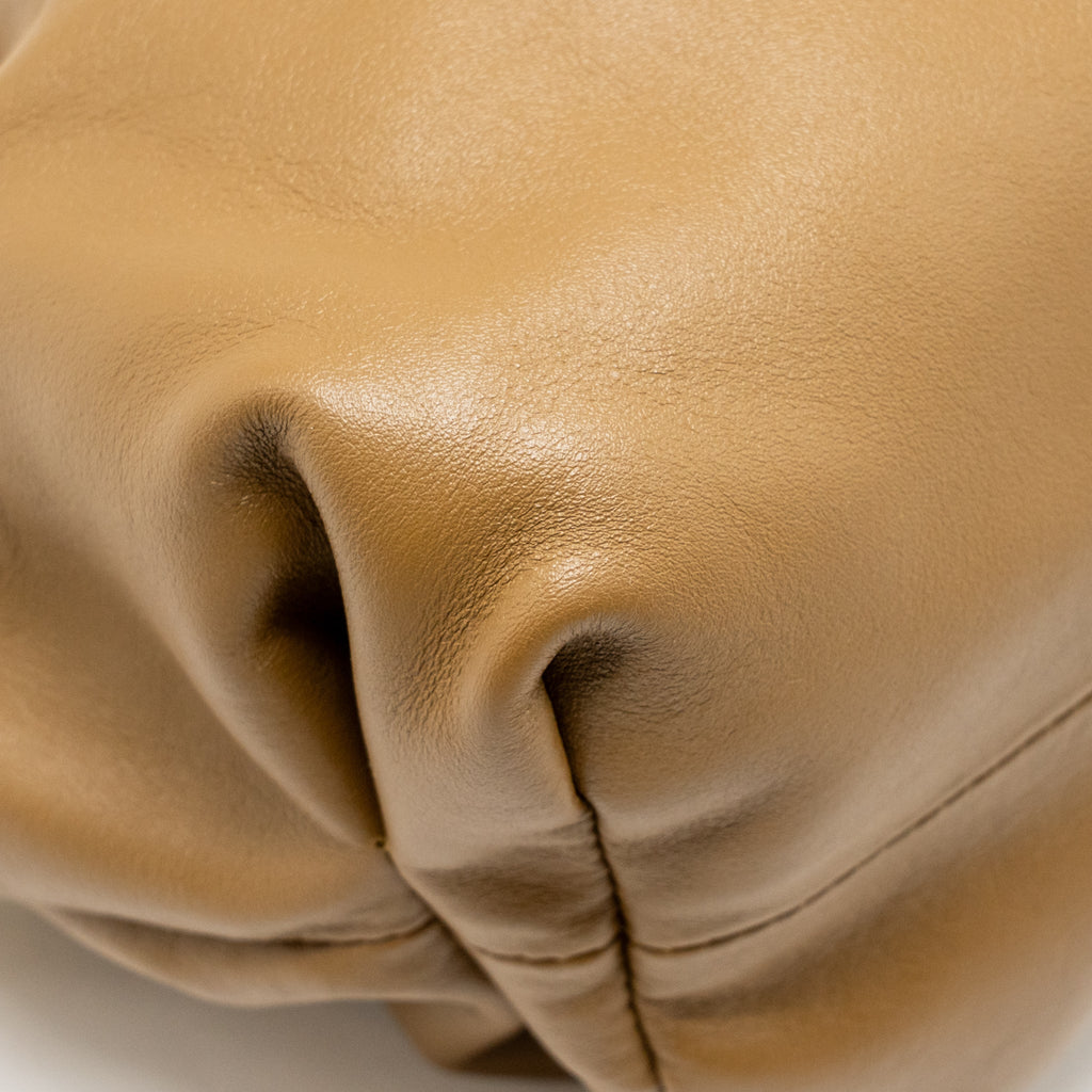 bottega-veneta-chain-pouch-549ou