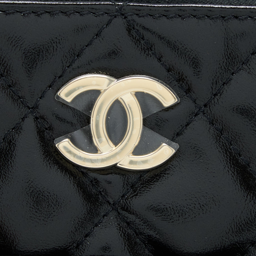 chanel-22a-backpack-patent-black-lghw