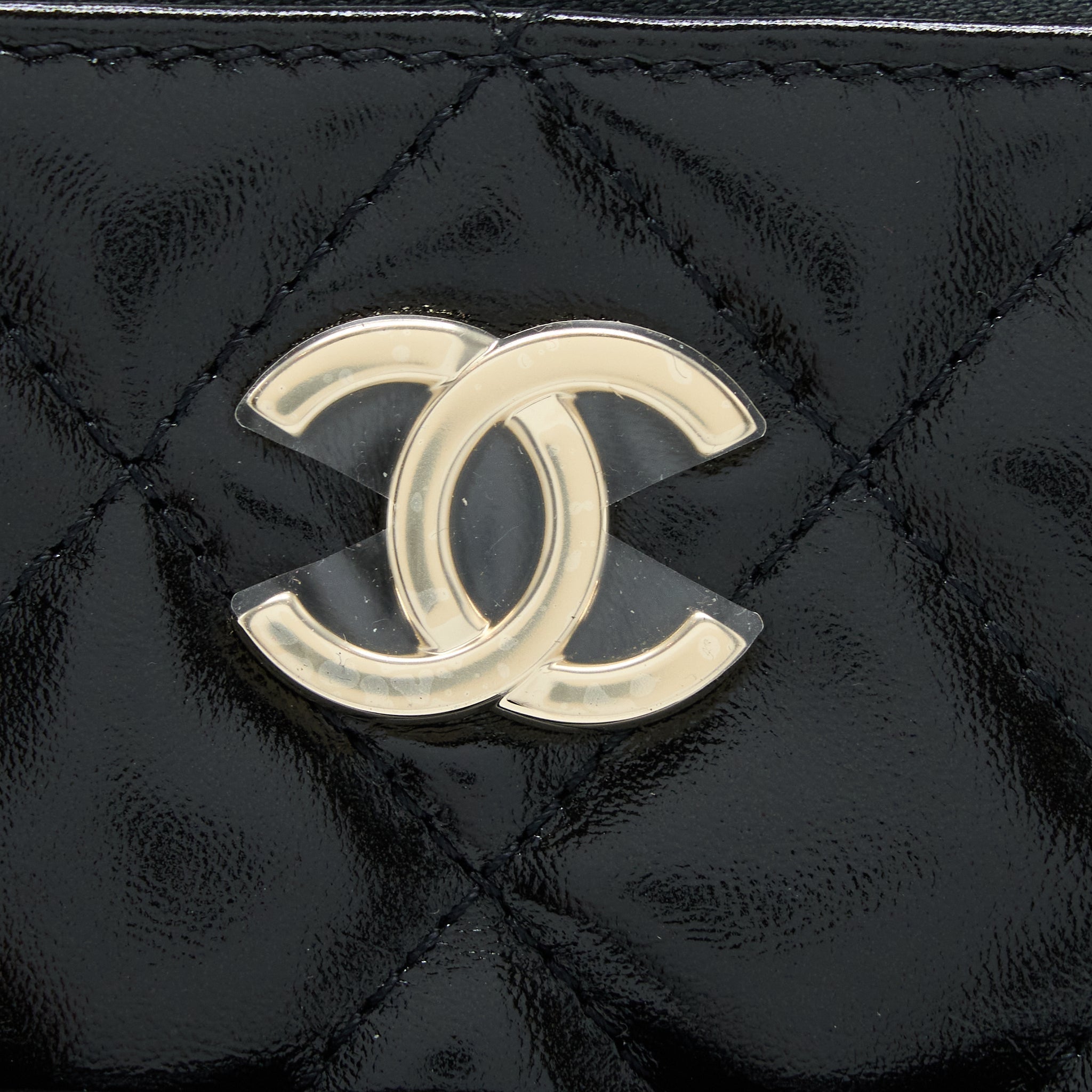 chanel-22a-backpack-patent-black-lghw