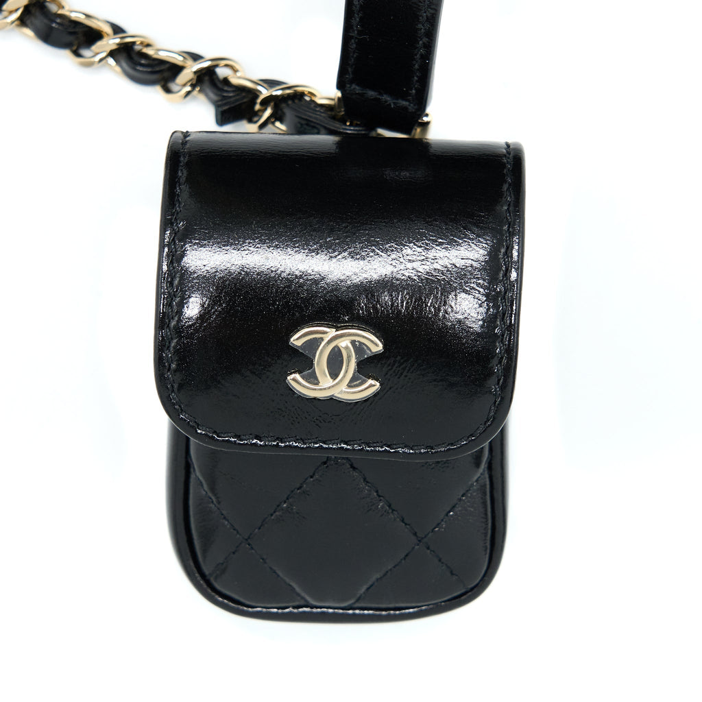 chanel-22a-backpack-patent-black-lghw