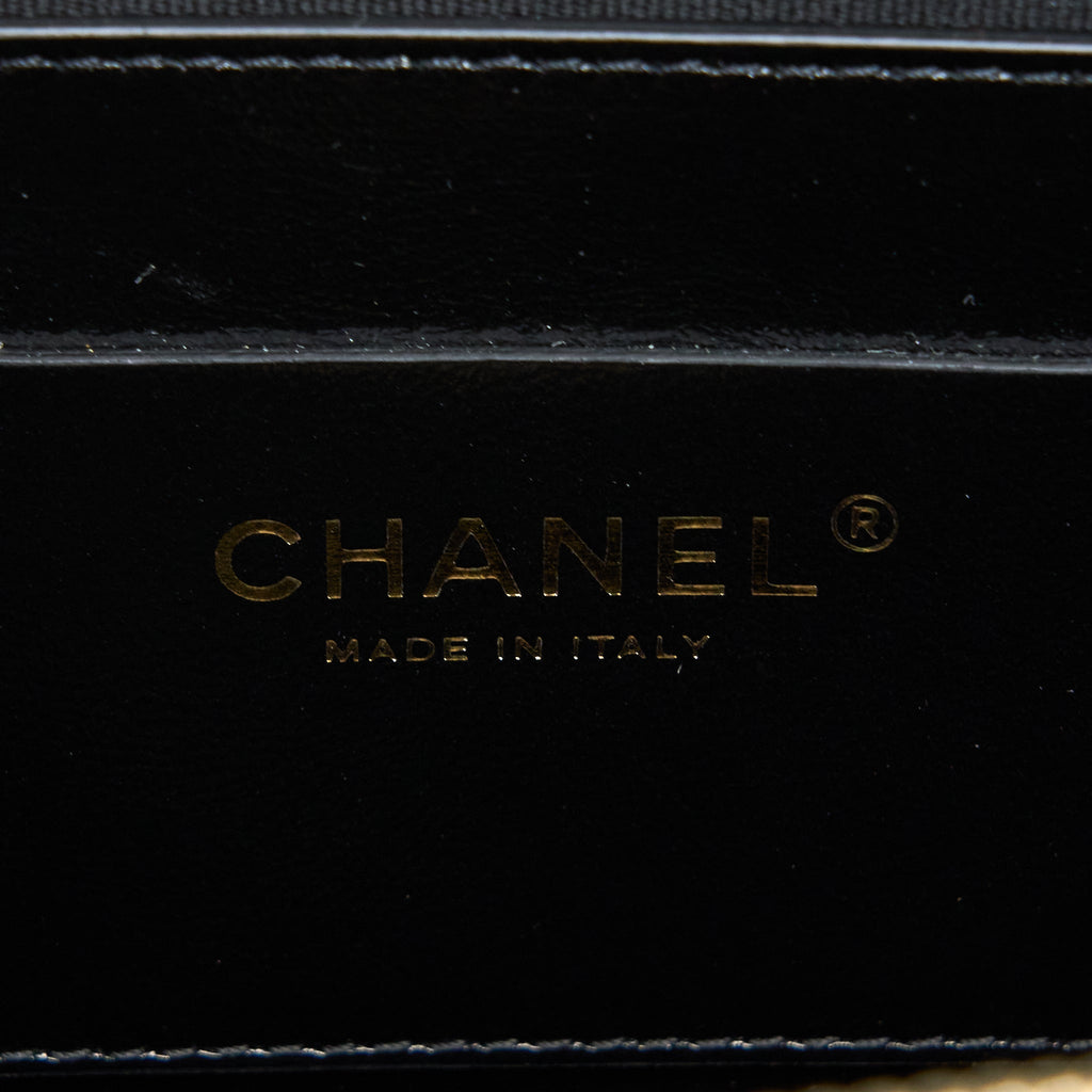 chanel-22a-backpack-patent-black-lghw