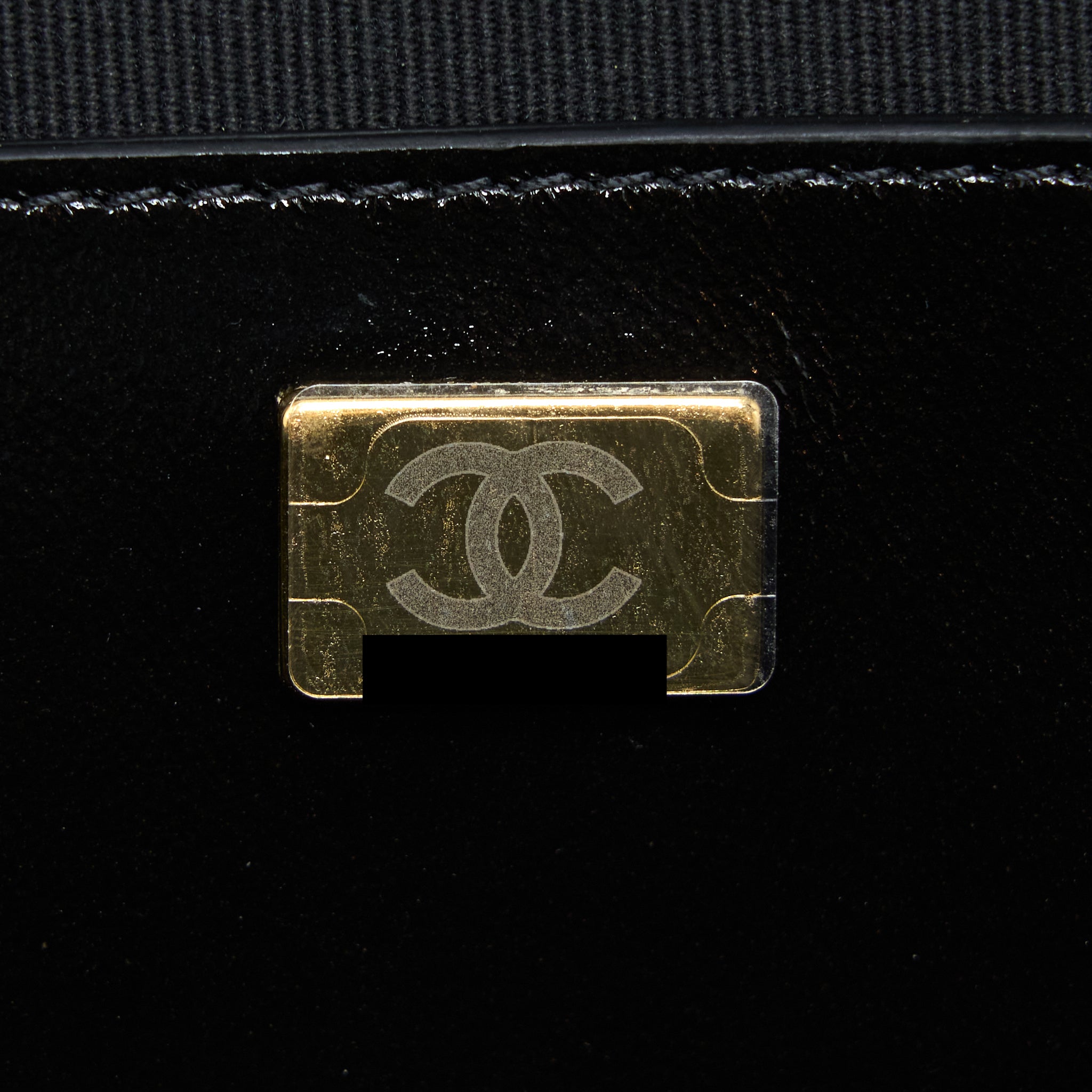 chanel-22a-backpack-patent-black-lghw