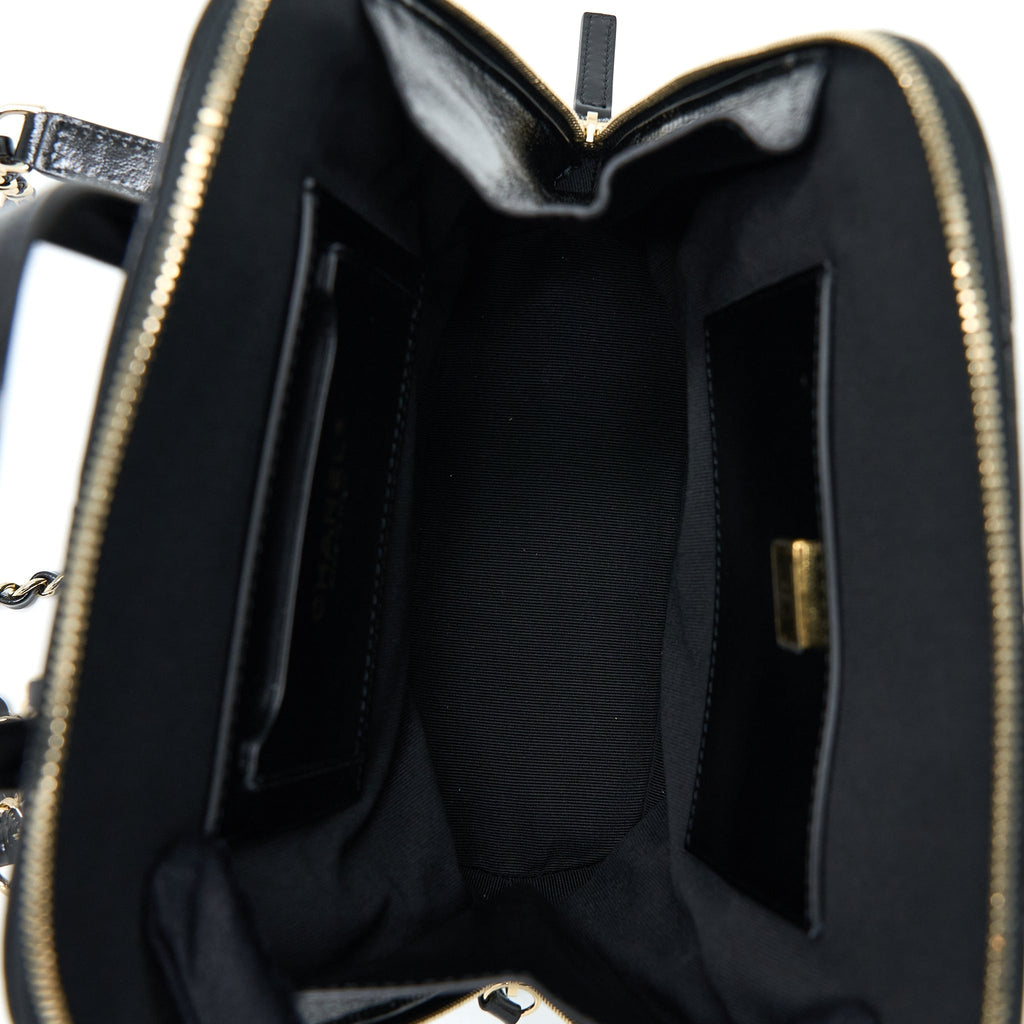 chanel-22a-backpack-patent-black-lghw