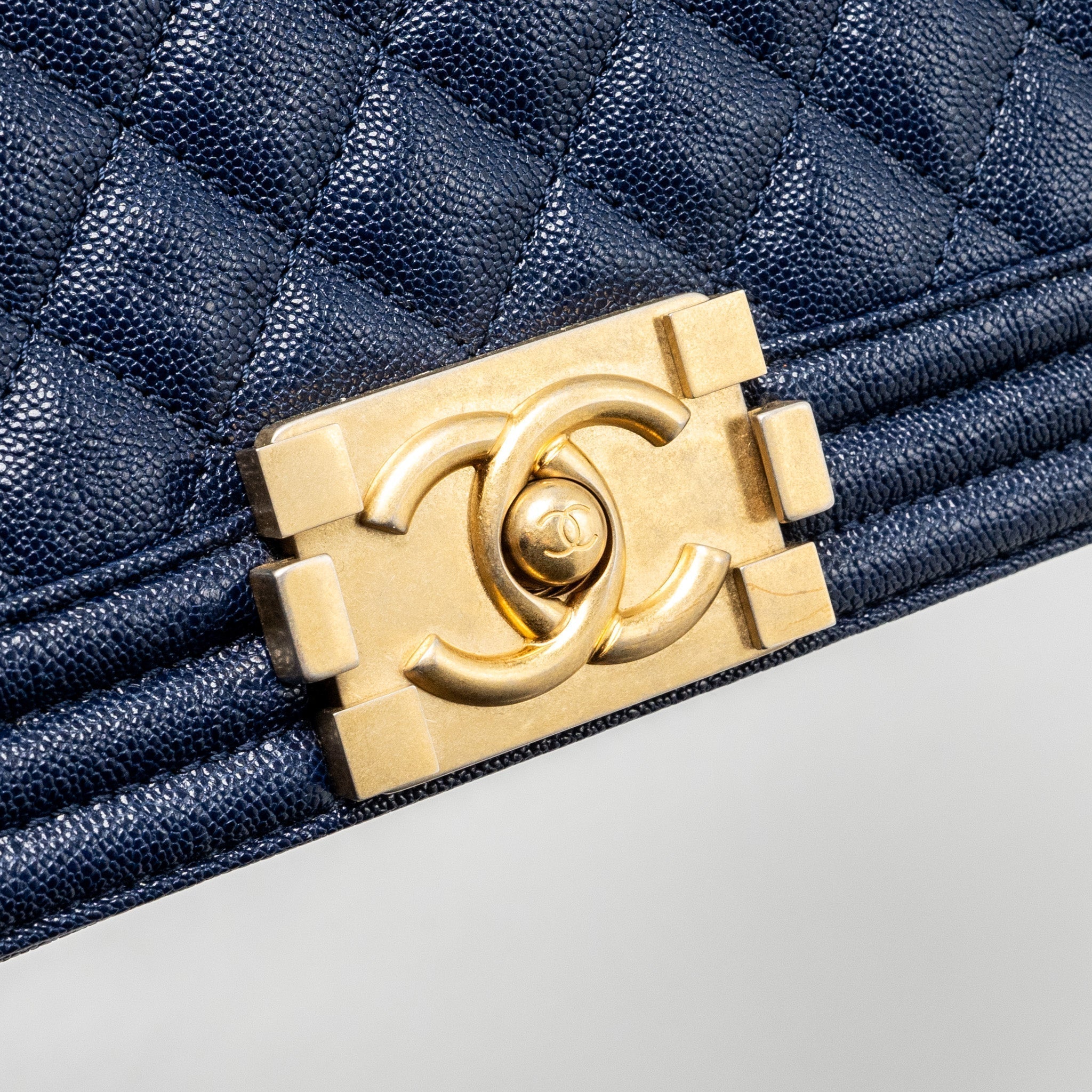 chanel-medium-boy-bag-caviar-navy-ghw
