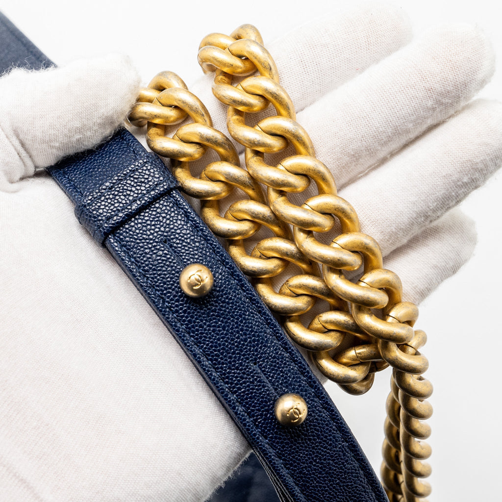 chanel-medium-boy-bag-caviar-navy-ghw