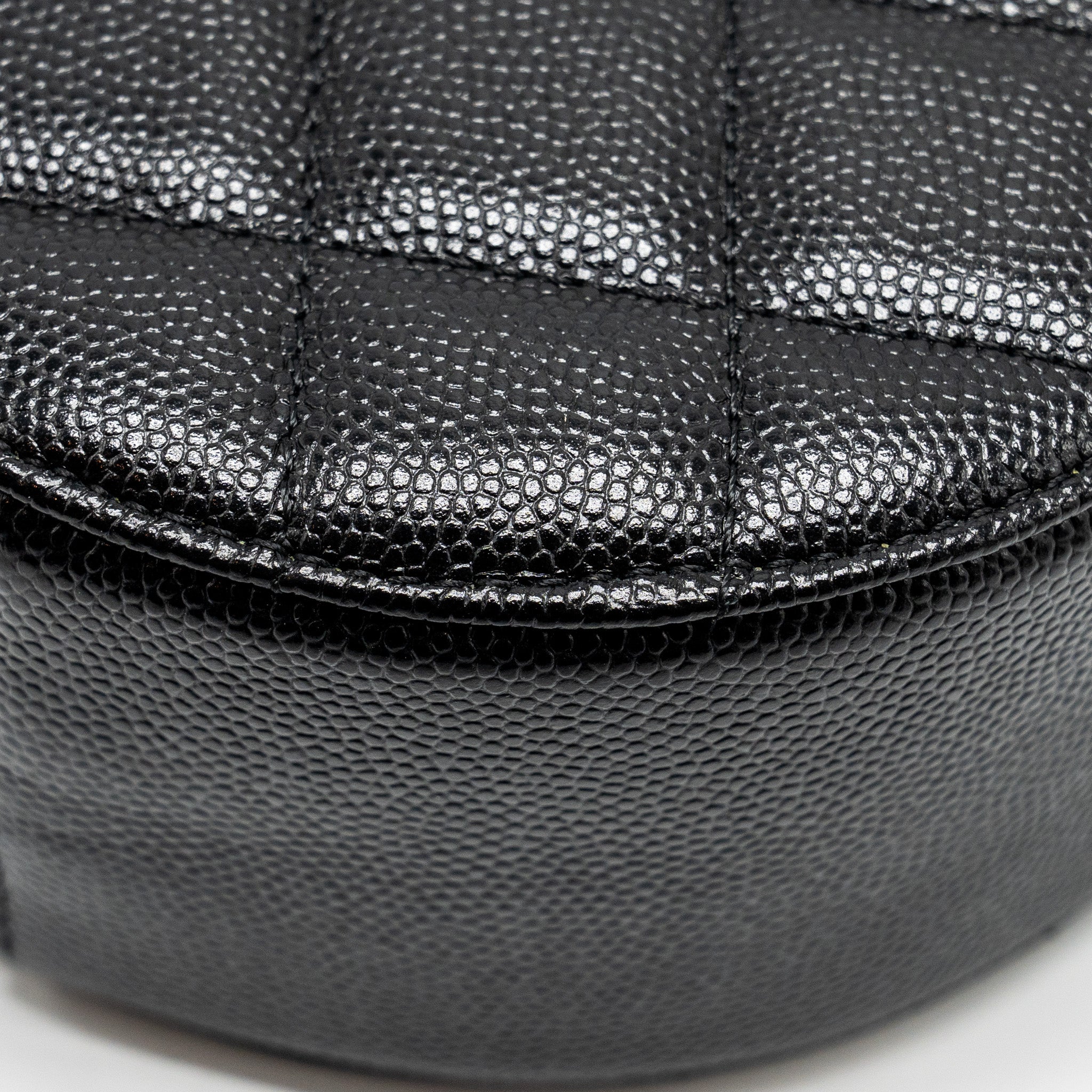 chanel-round-clutch-with-chain-caviar-black-lghw