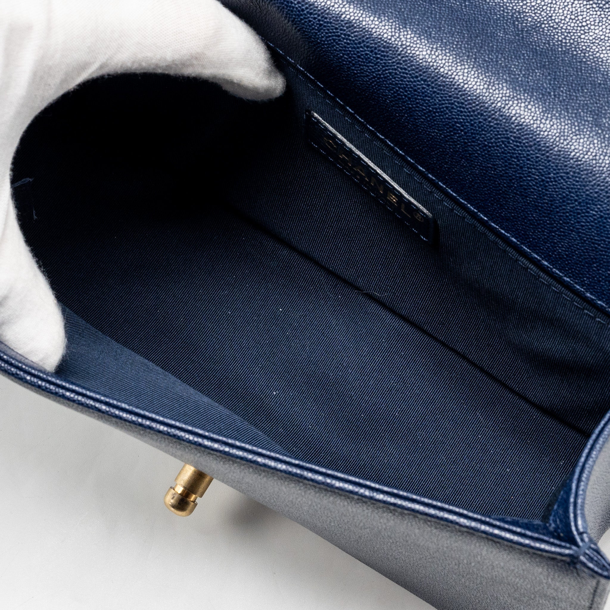chanel-medium-boy-bag-caviar-navy-ghw
