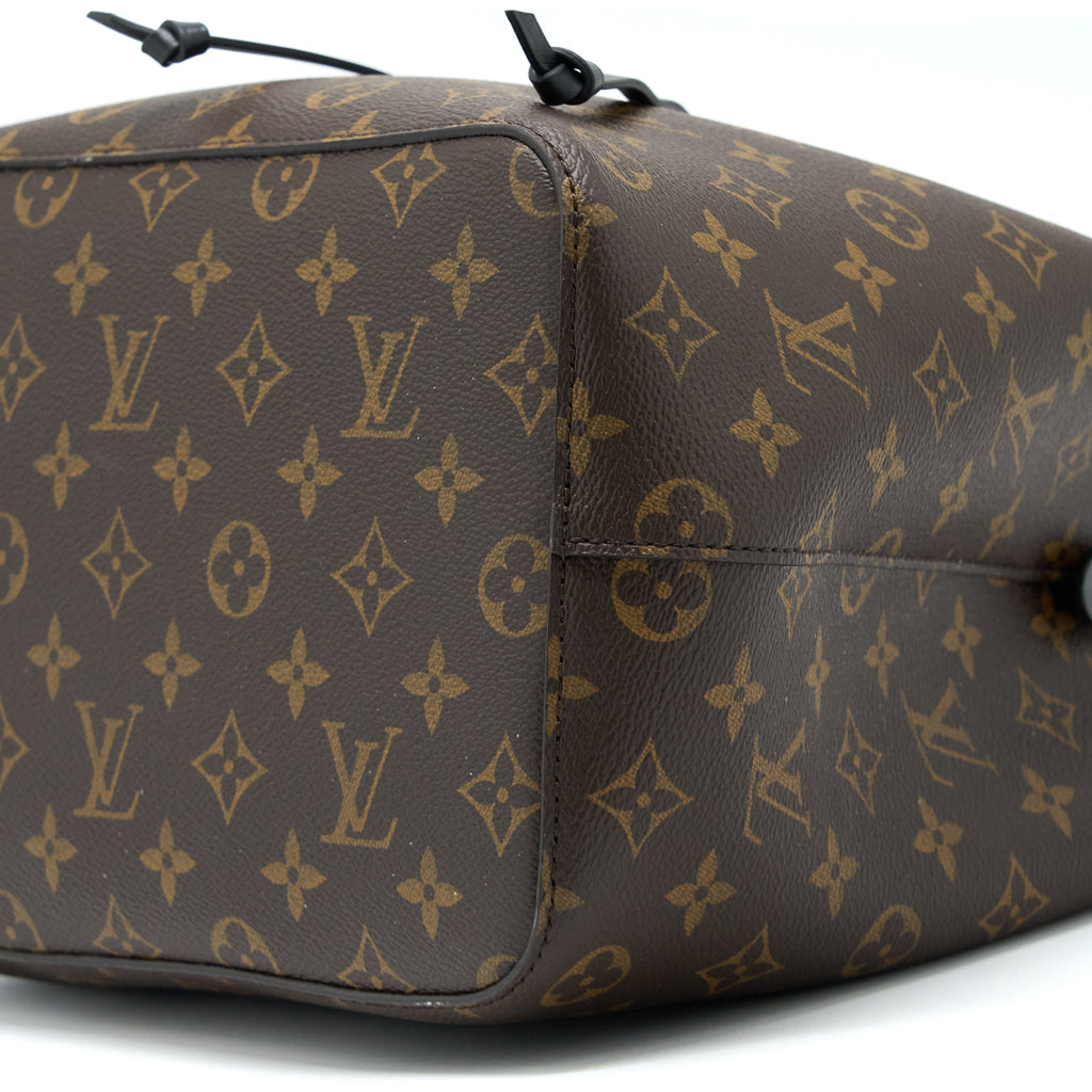 louis-vuitton-neonoe-monogram-canvas-black-ghw