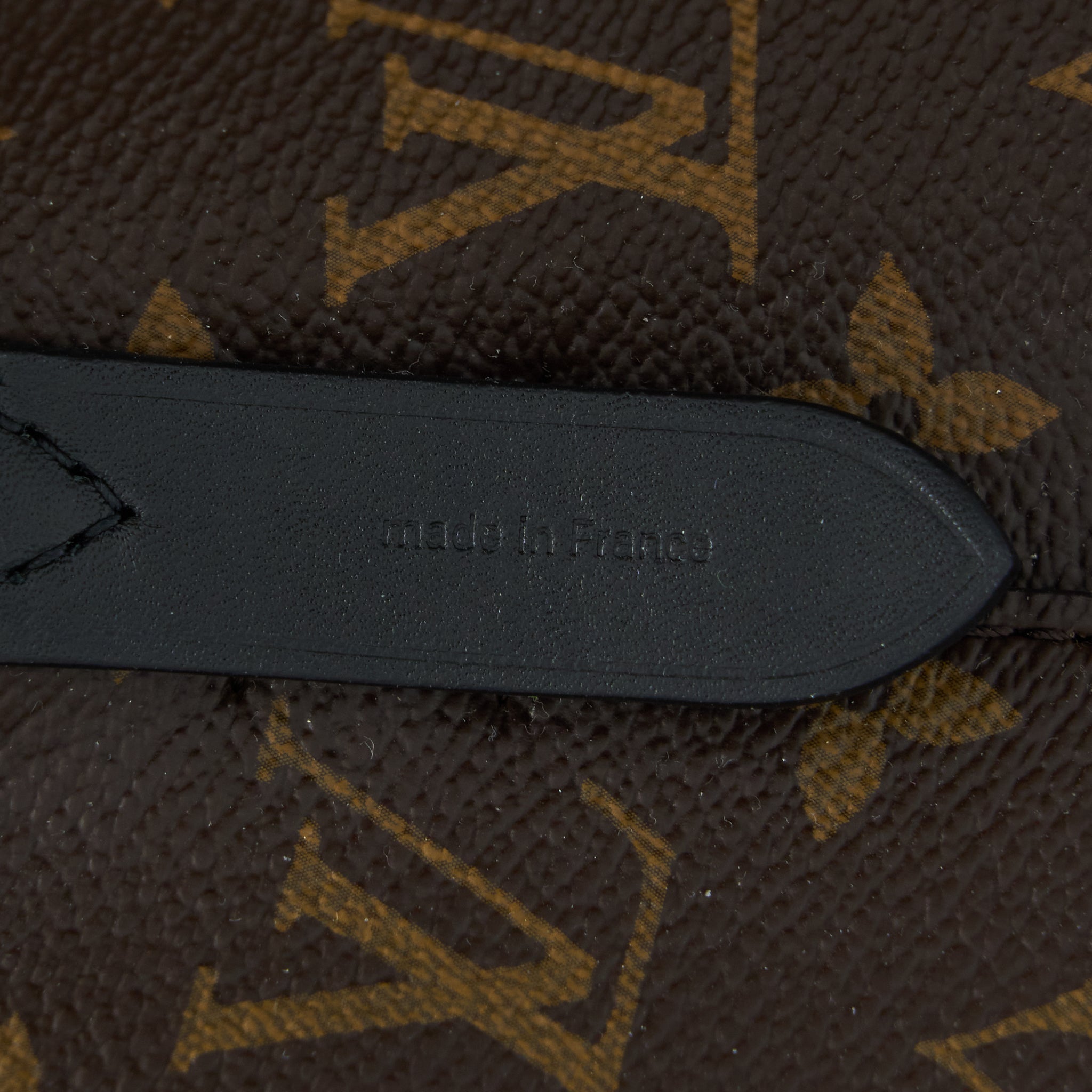 louis-vuitton-neonoe-monogram-canvas-black-ghw
