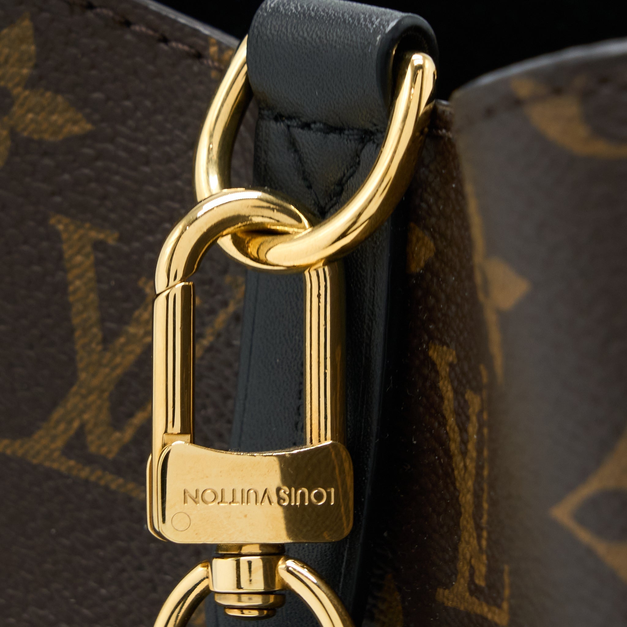 louis-vuitton-neonoe-monogram-canvas-black-ghw