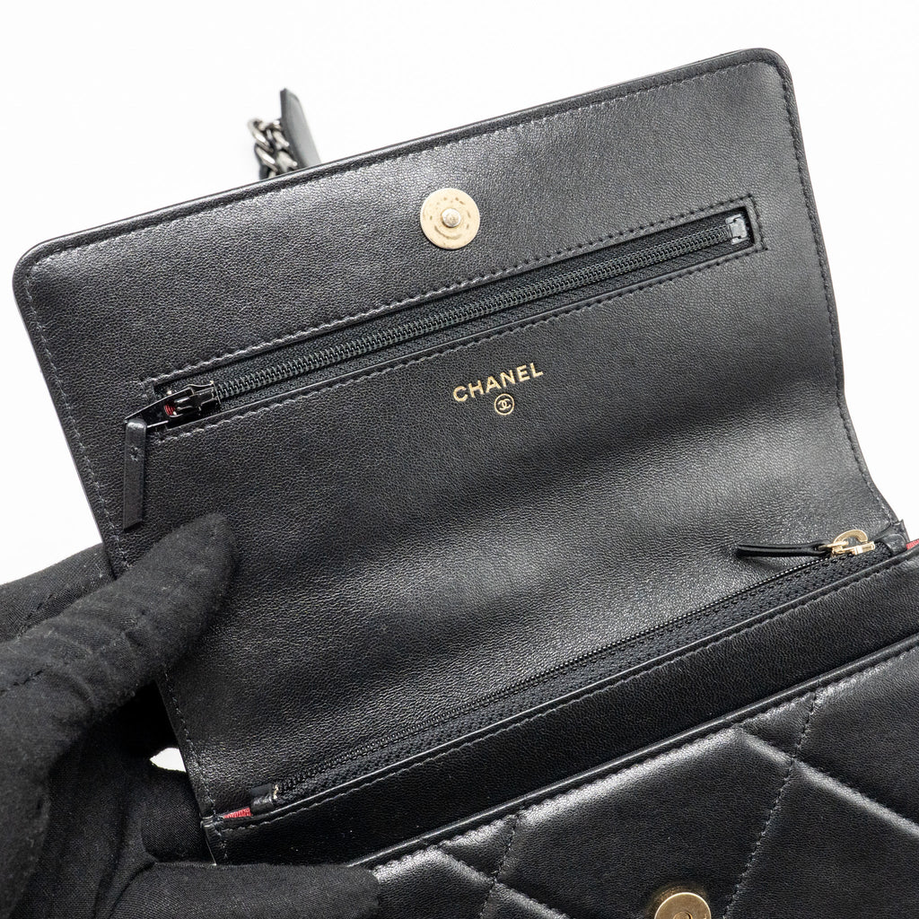 chanel-19-wallet-on-chain-lambskin-black-multicolour-hardware-1
