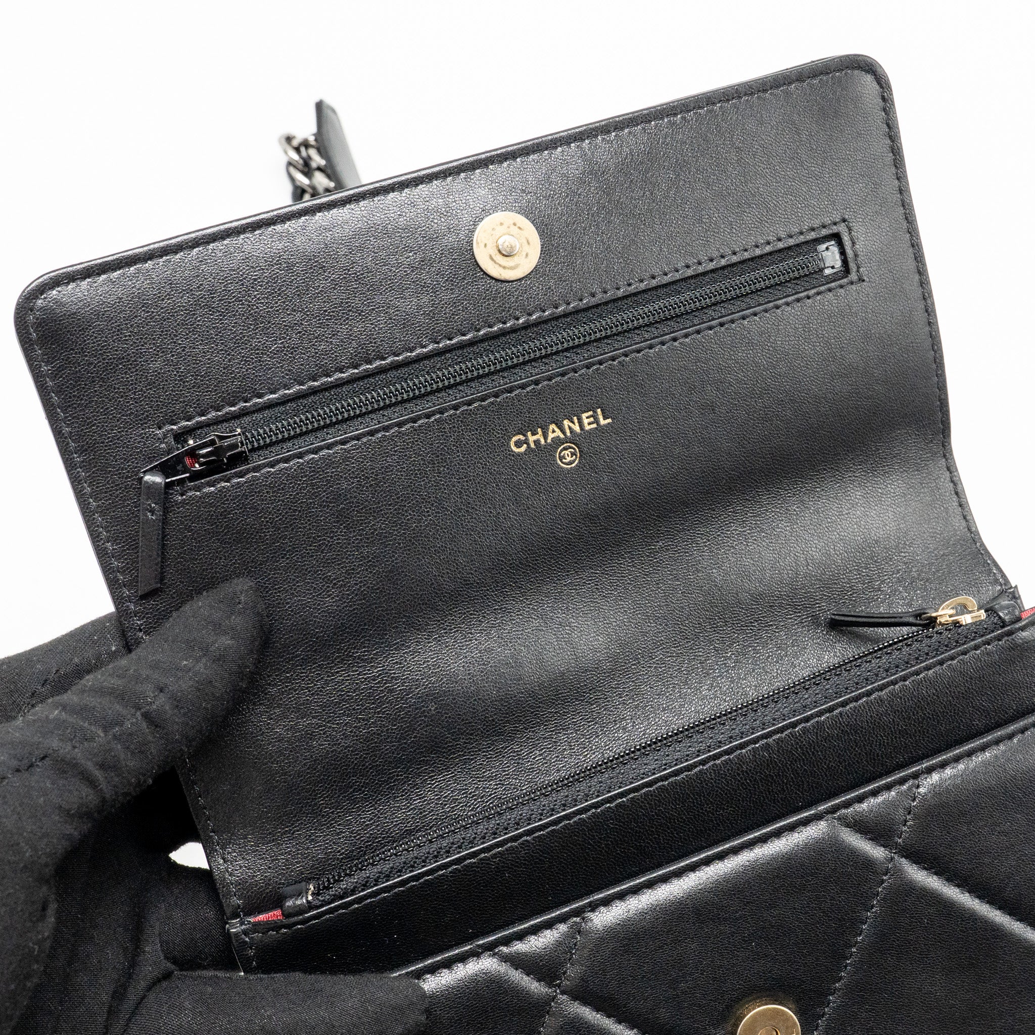 chanel-19-wallet-on-chain-lambskin-black-multicolour-hardware-1