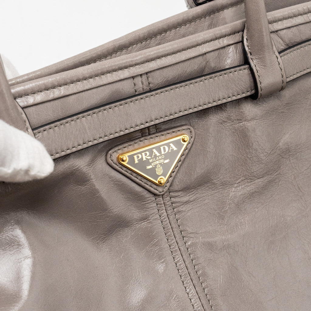 prada-bonnie-large-handbag-calfskin-grey-ghw