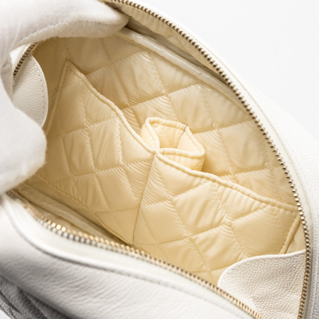 chanel-timeless-classic-pouch-grained-calfskin-white-lgwh-microchip