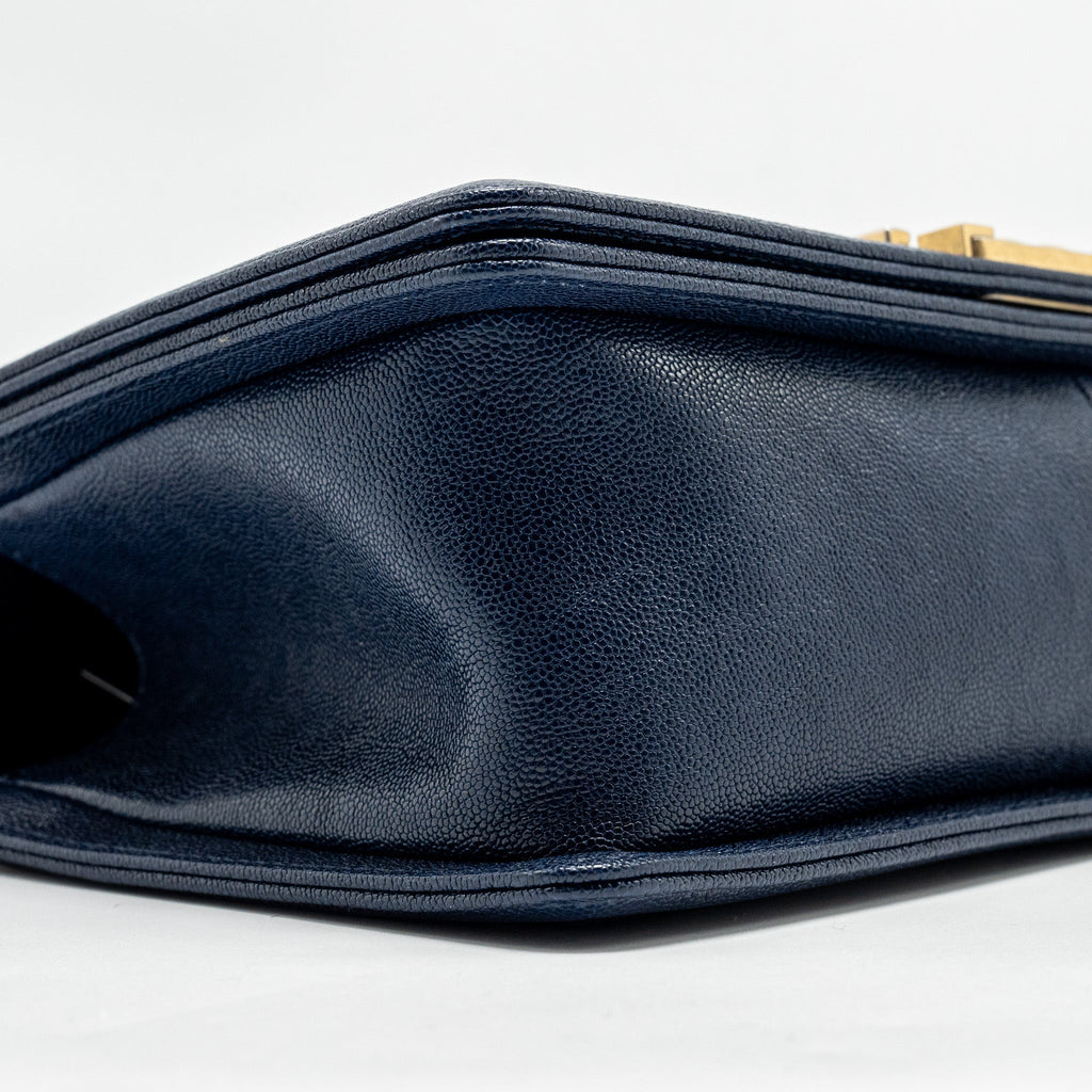 chanel-medium-boy-bag-caviar-navy-ghw