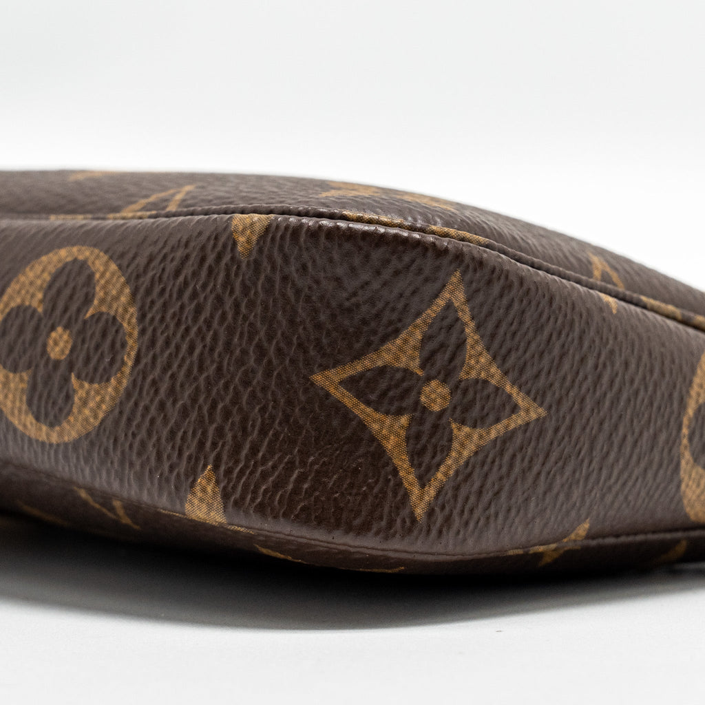 louis-vuitton-mini-pochette-accessories-monogram-canvas-ghw-6