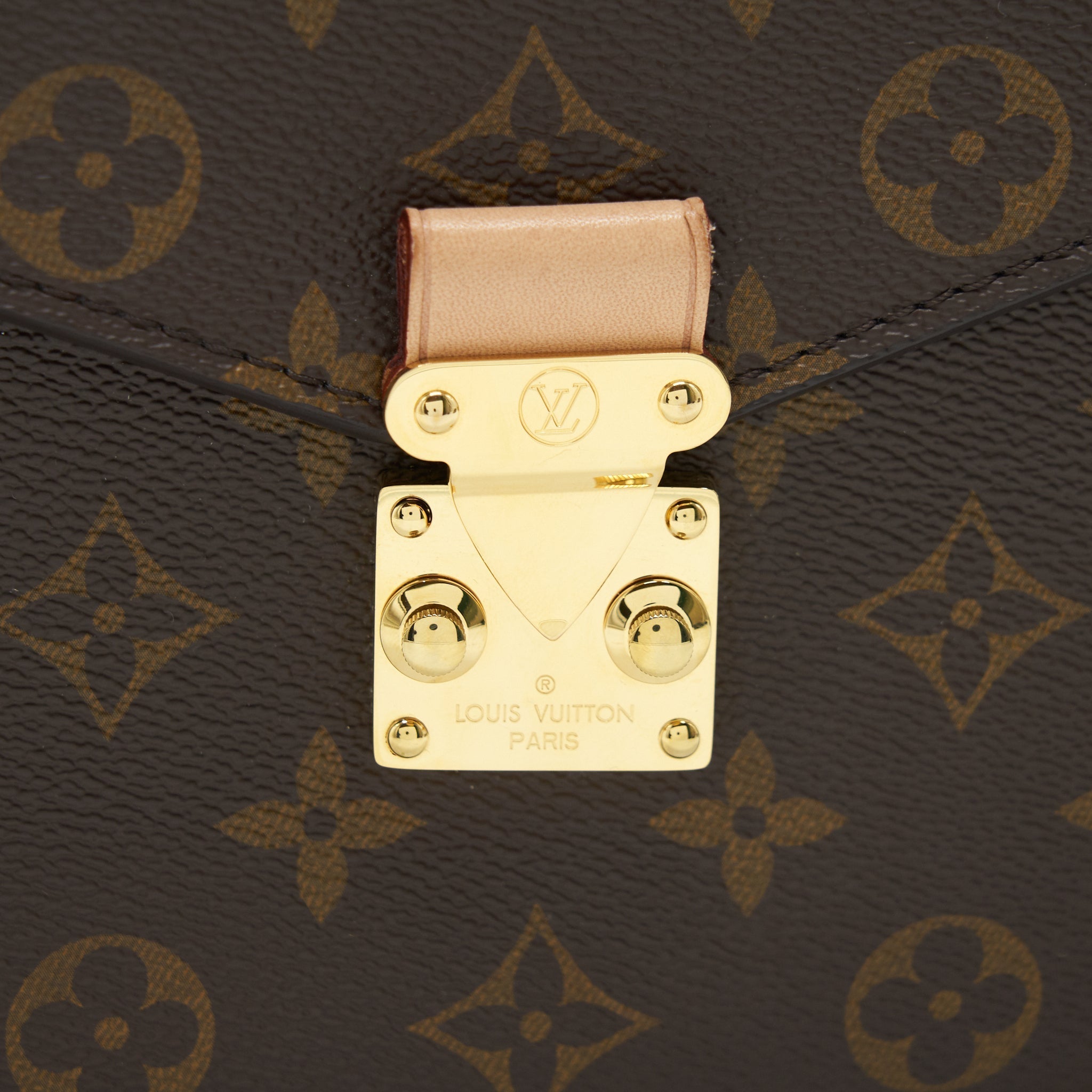 louis-vuitton-pochette-metis-monogram-canvas