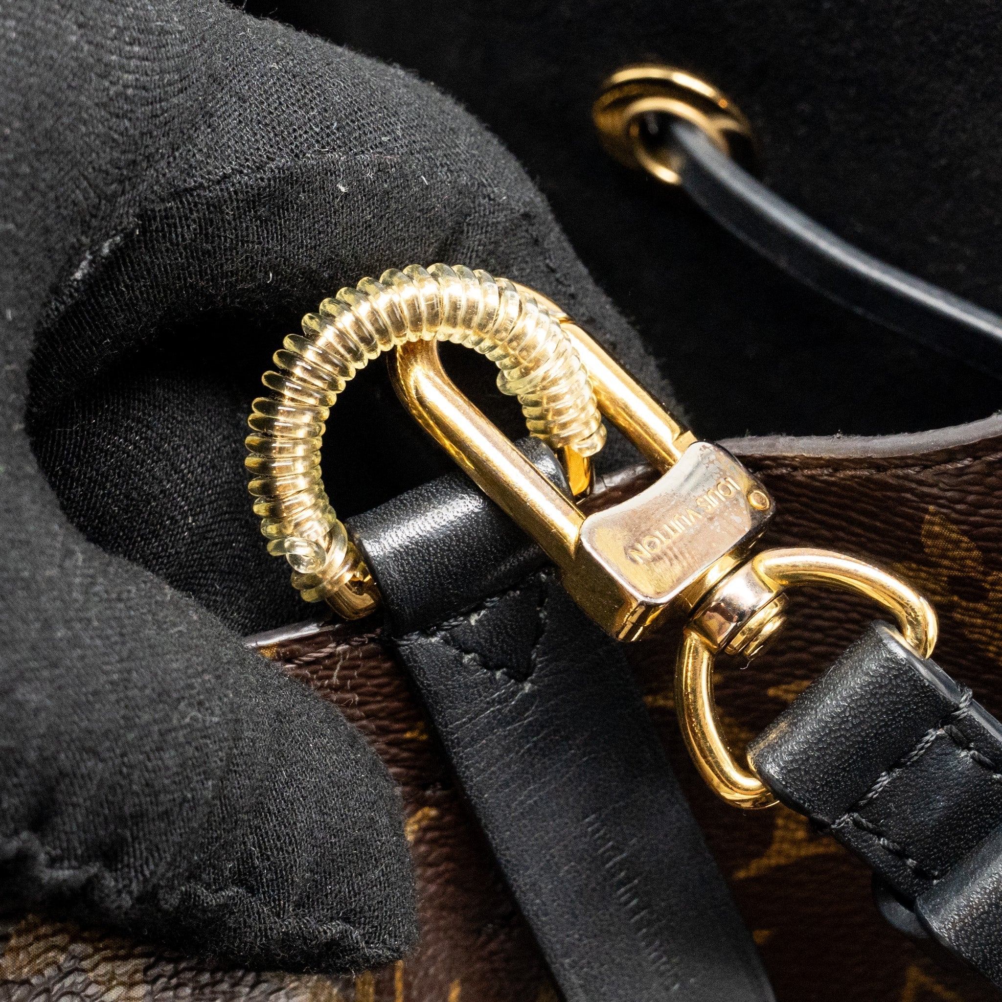 louis-vuitton-neo-noe-monogram-canvas-black-ghw-5