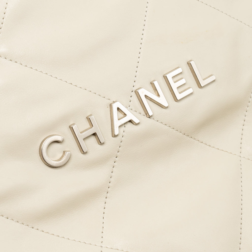 chanel-small-22-shiny-calfskin-light-grey-shw-microchip
