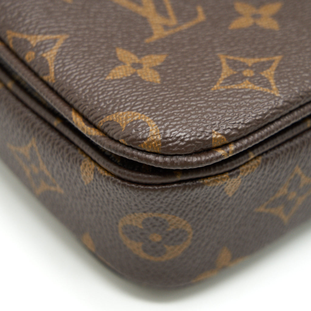 louis-vuitton-pochette-metis-monogram-canvas