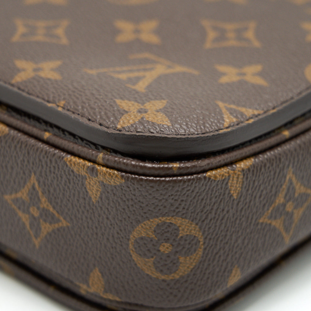 louis-vuitton-pochette-metis-monogram-canvas