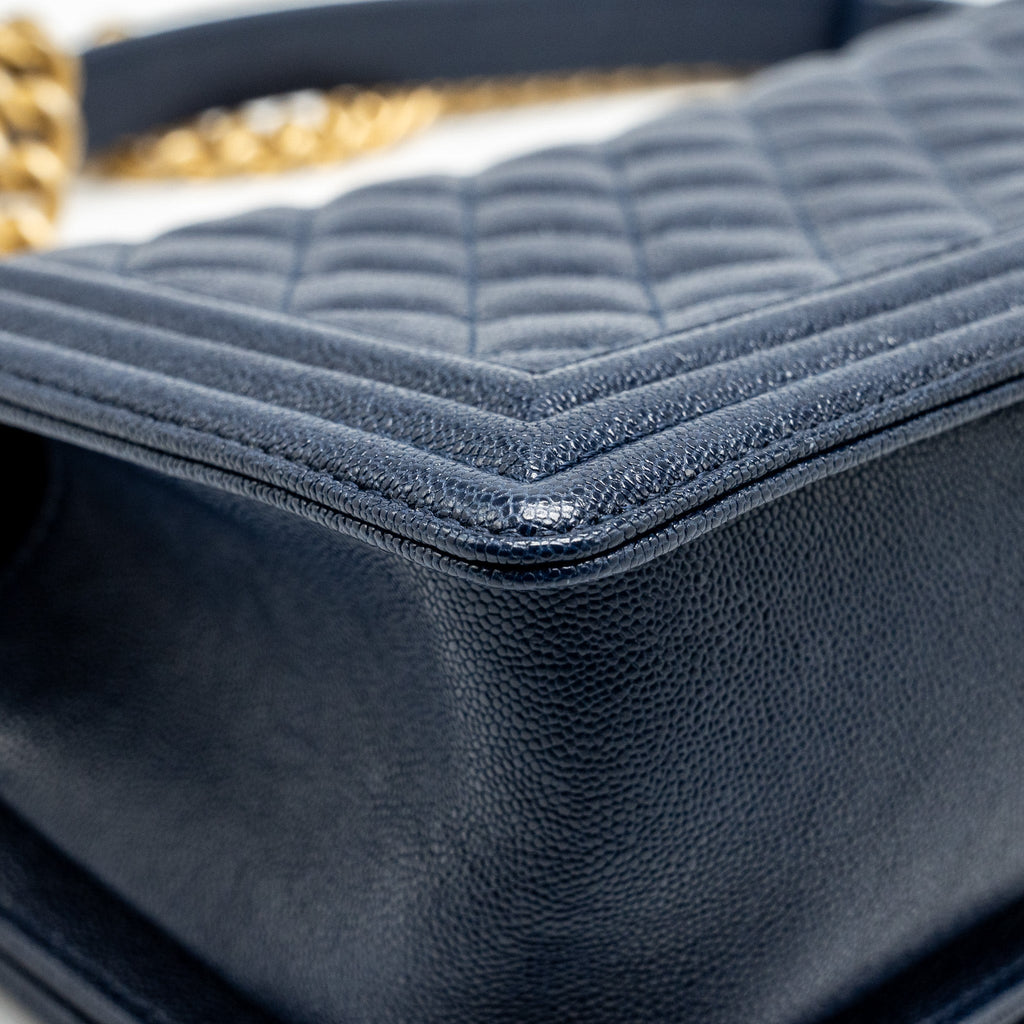chanel-medium-boy-bag-caviar-navy-ghw