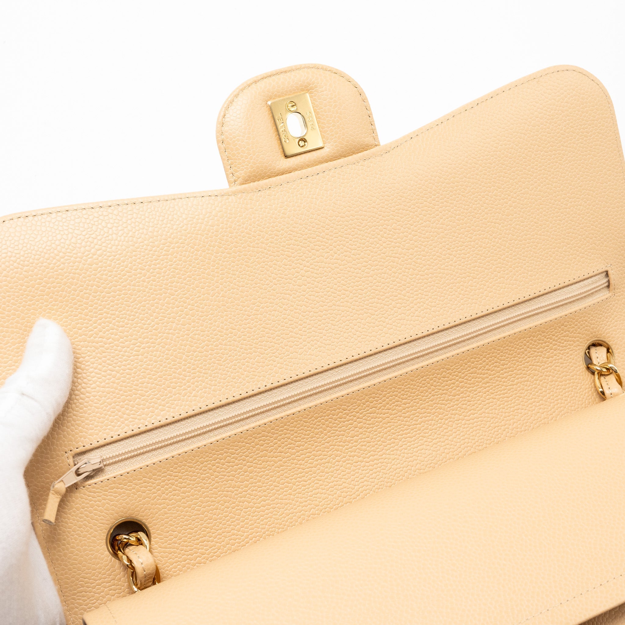 chanel-jumbo-classic-double-flap-caviar-beige-lghw-microchip