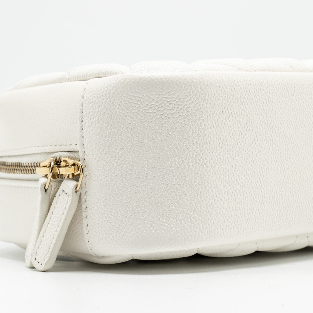 chanel-timeless-classic-pouch-grained-calfskin-white-lgwh-microchip