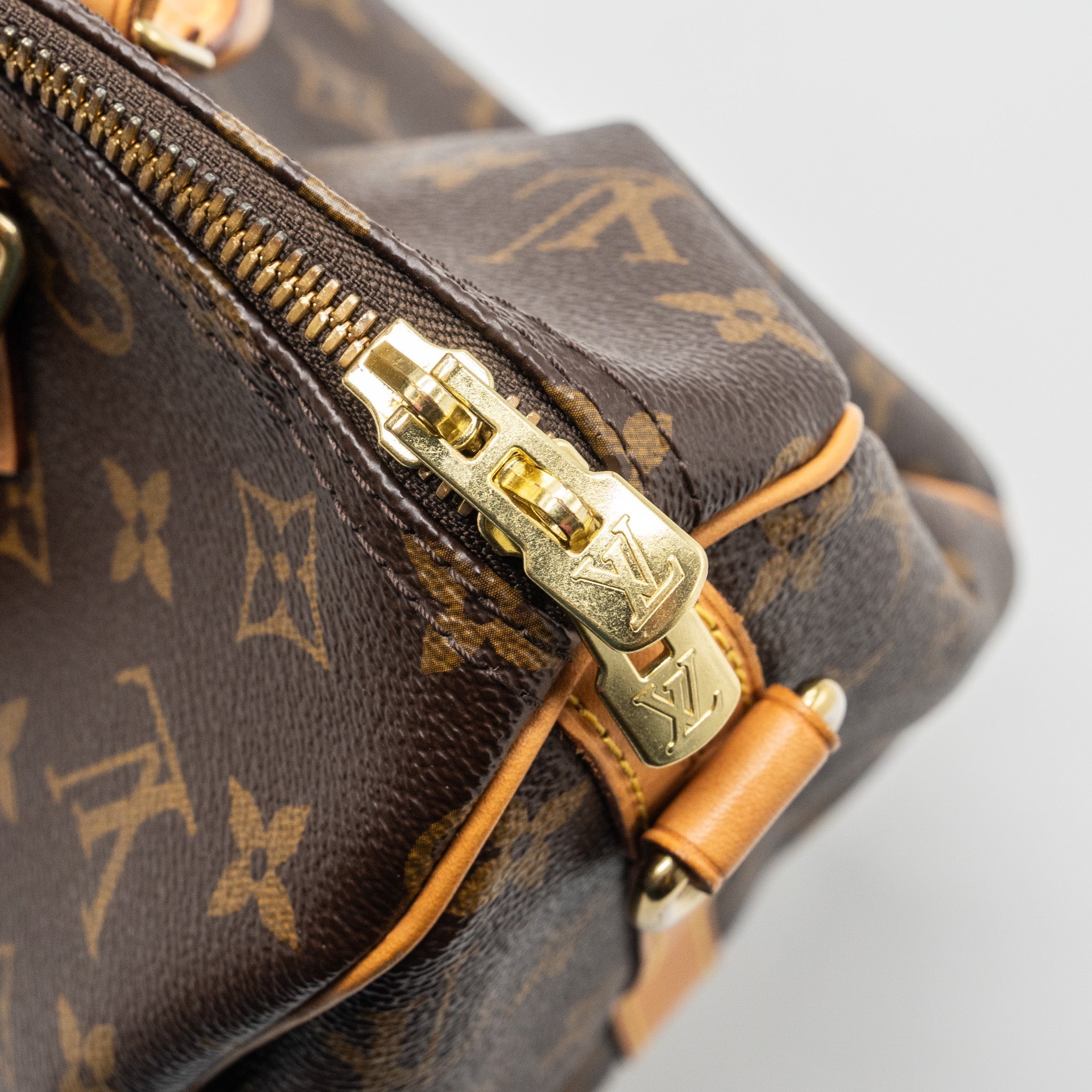 louis-vuitton-speedy-30-monogram-canvas-with-ghw