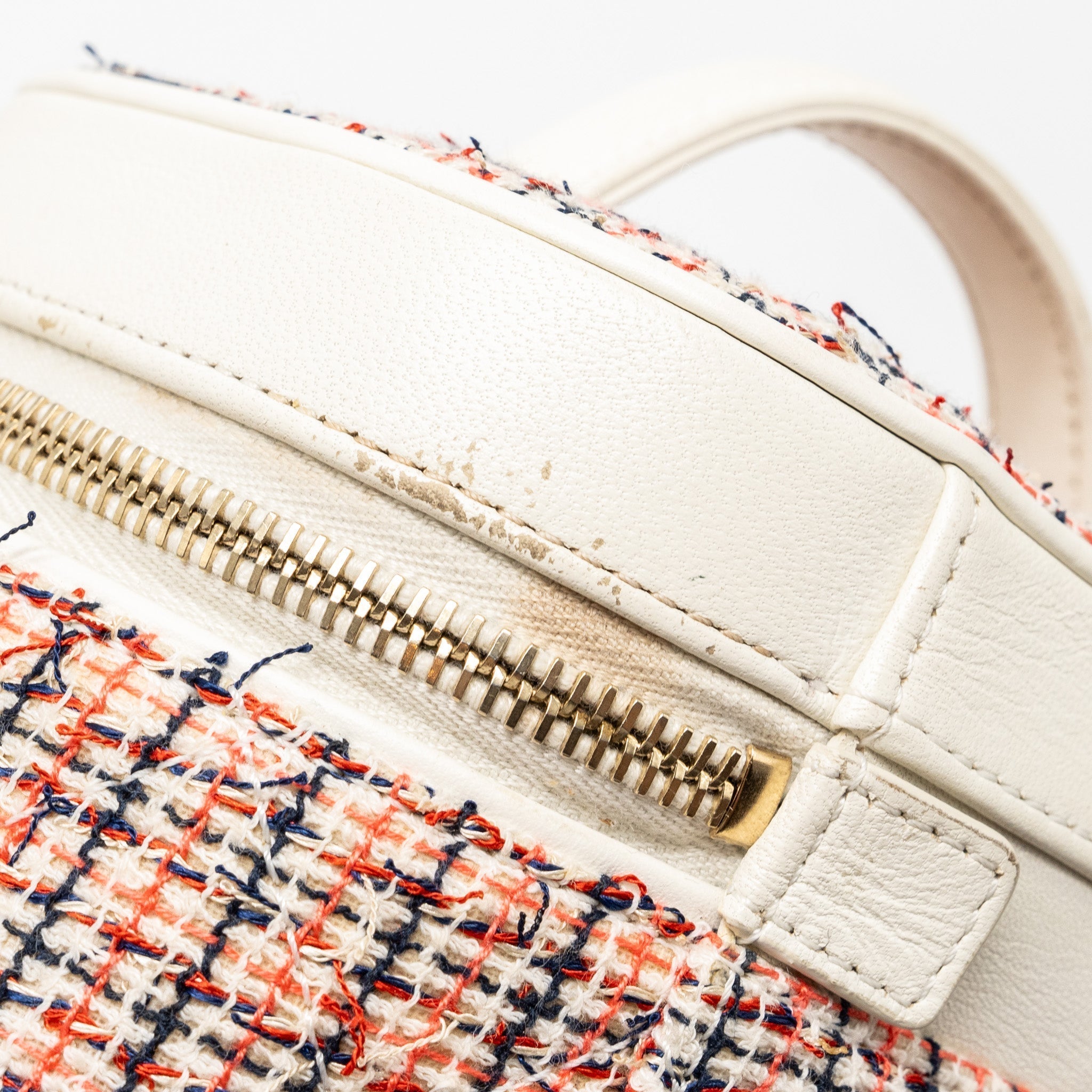 chanel-top-handle-vanity-case-with-chain-tweed-multicolour-white-lghw