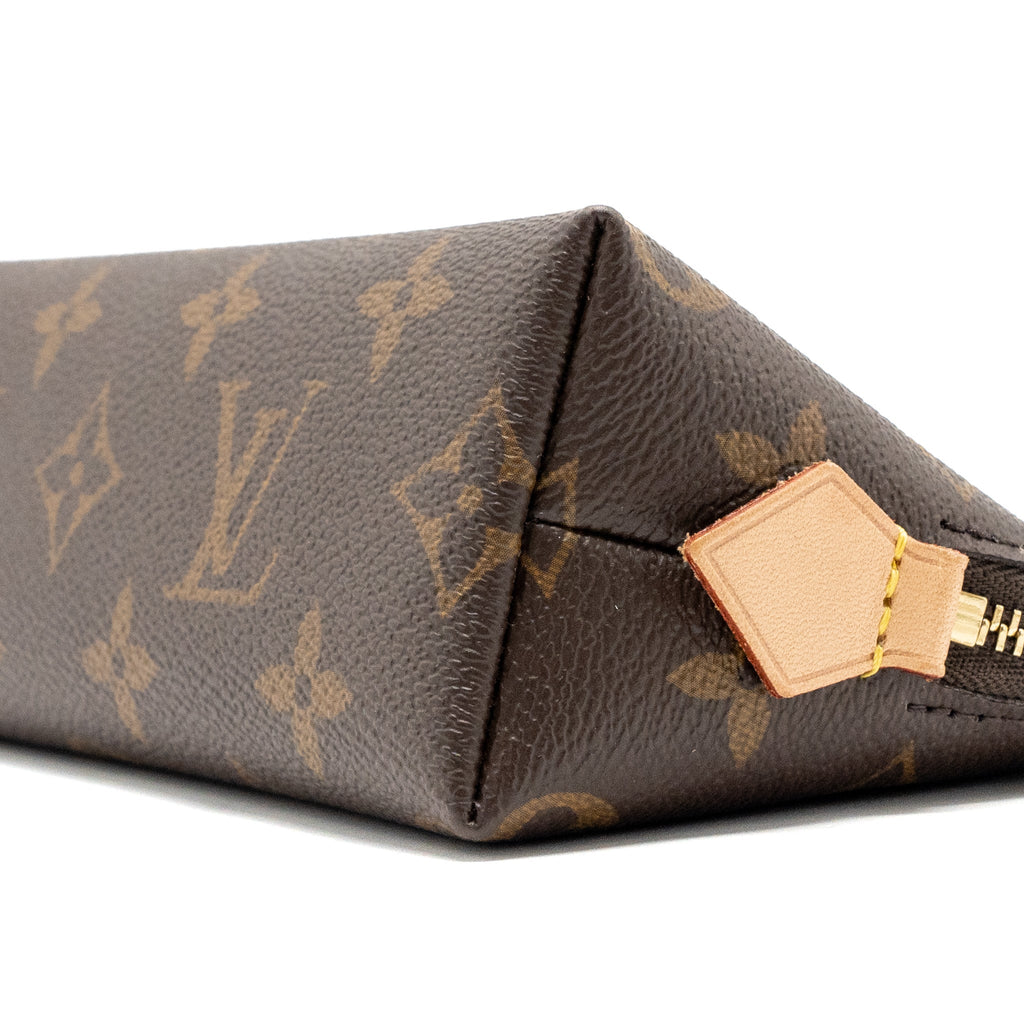 louis-vuitton-cosmetic-pouch-monogram-canvas-ghw