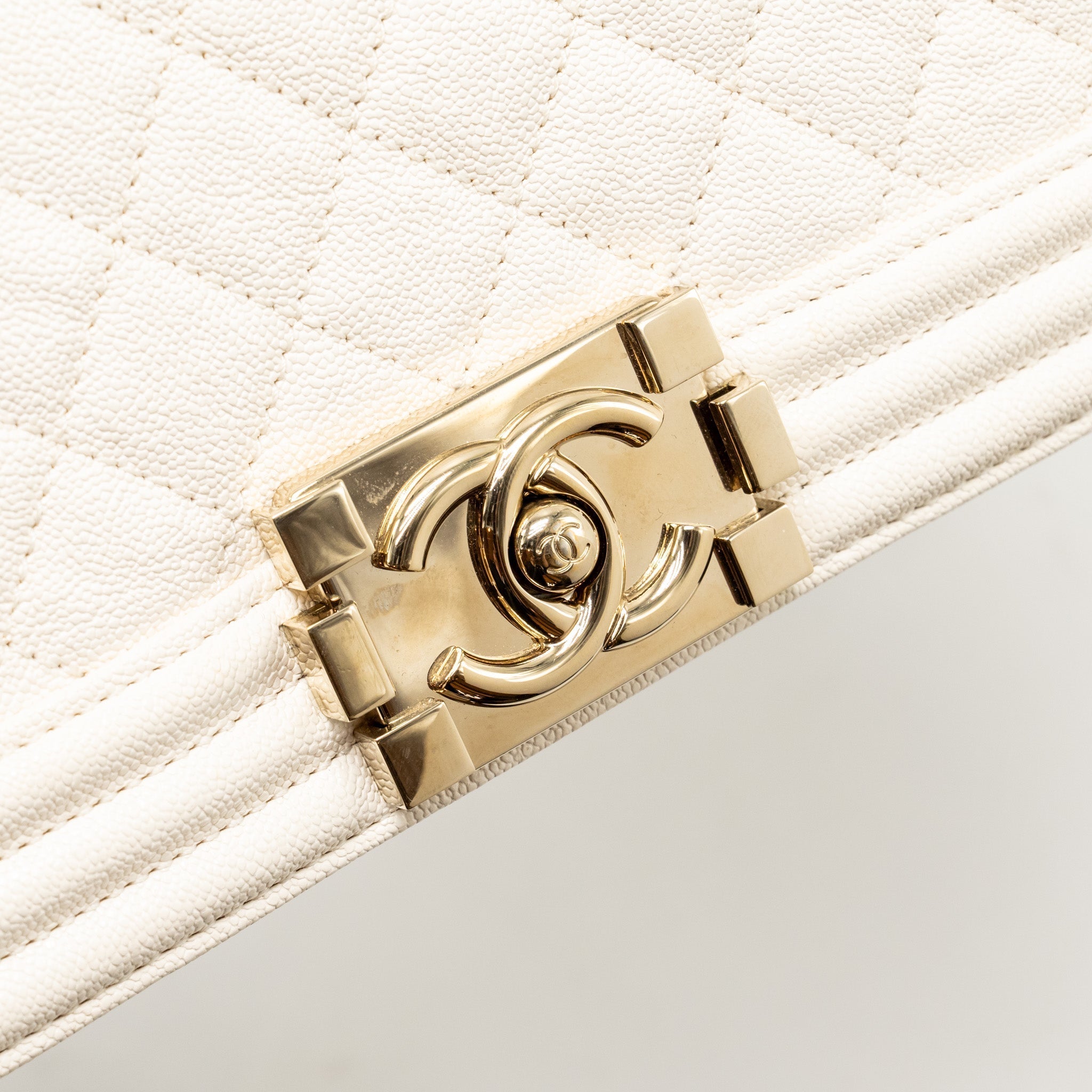 chanel-medium-boy-bag-caviar-white-lghw